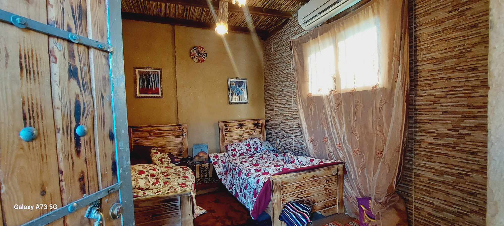 System.Collections.Generic.List`1[BluePillow.Application.SearchEngine.Dto.PhotoDto]?.ElementAt(0)?.Caption