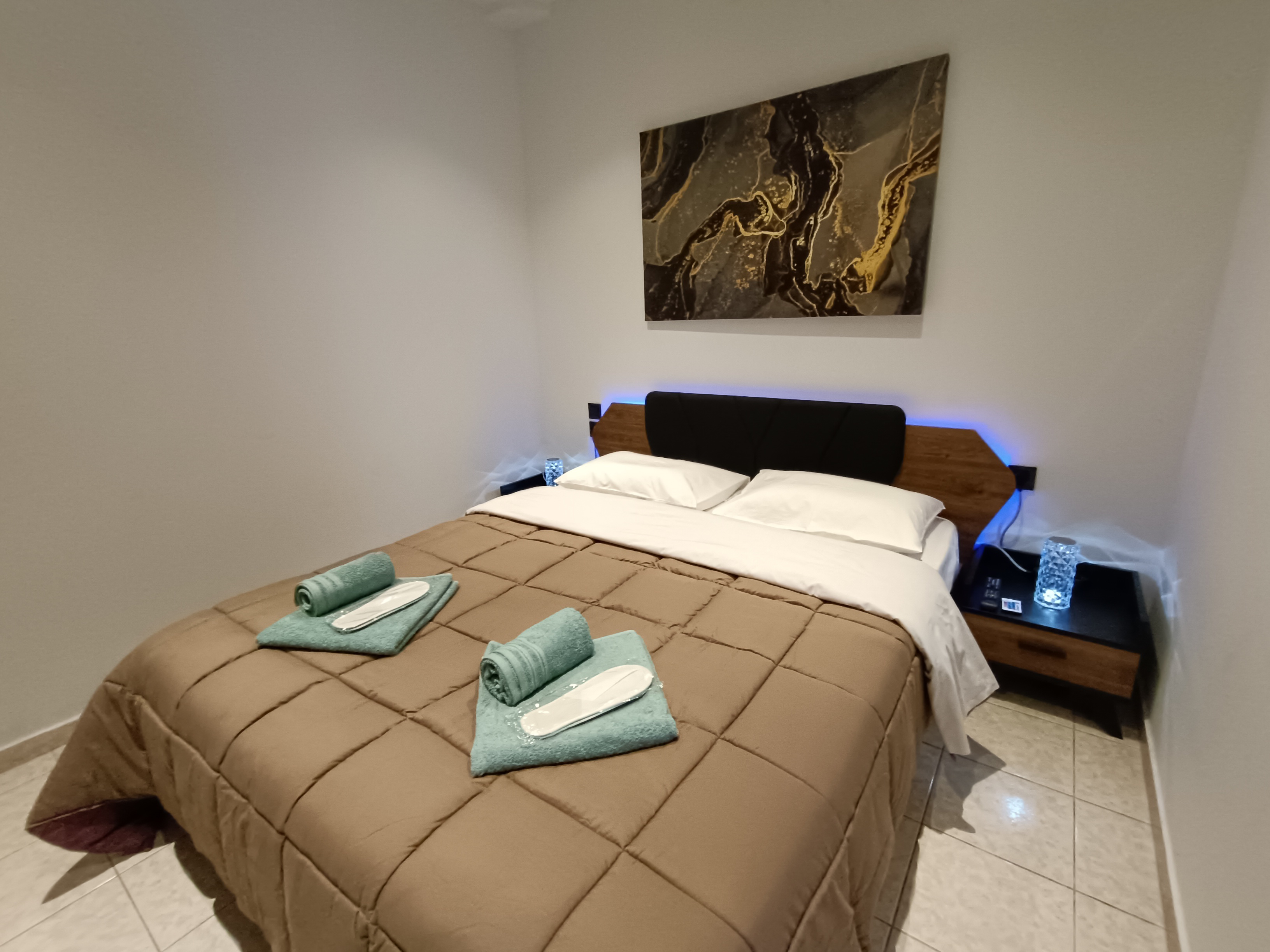 System.Collections.Generic.List`1[BluePillow.Application.SearchEngine.Dto.PhotoDto]?.ElementAt(3)?.Caption