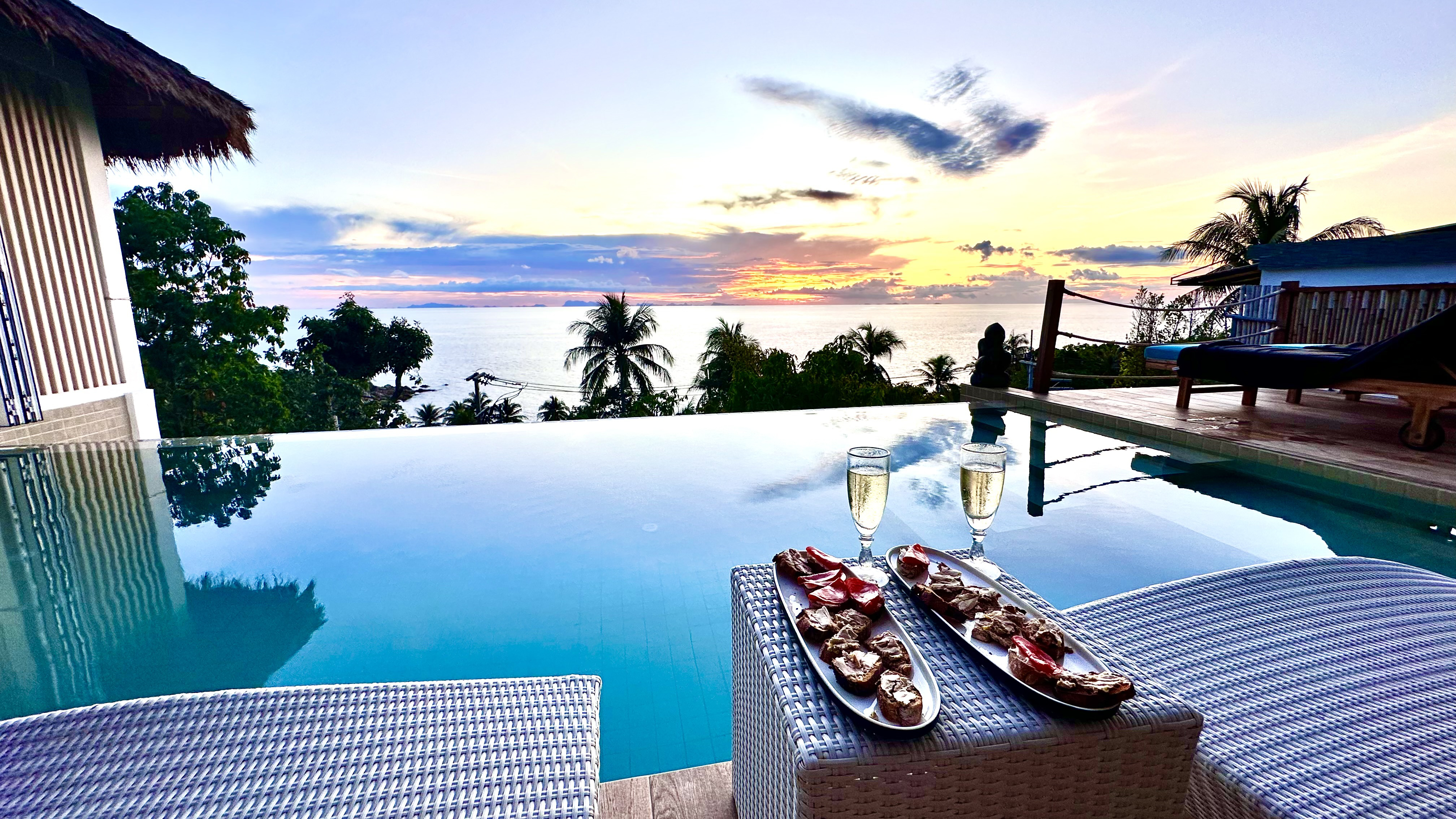 System.Collections.Generic.List`1[BluePillow.Application.SearchEngine.Dto.PhotoDto]?.ElementAt(0)?.Caption