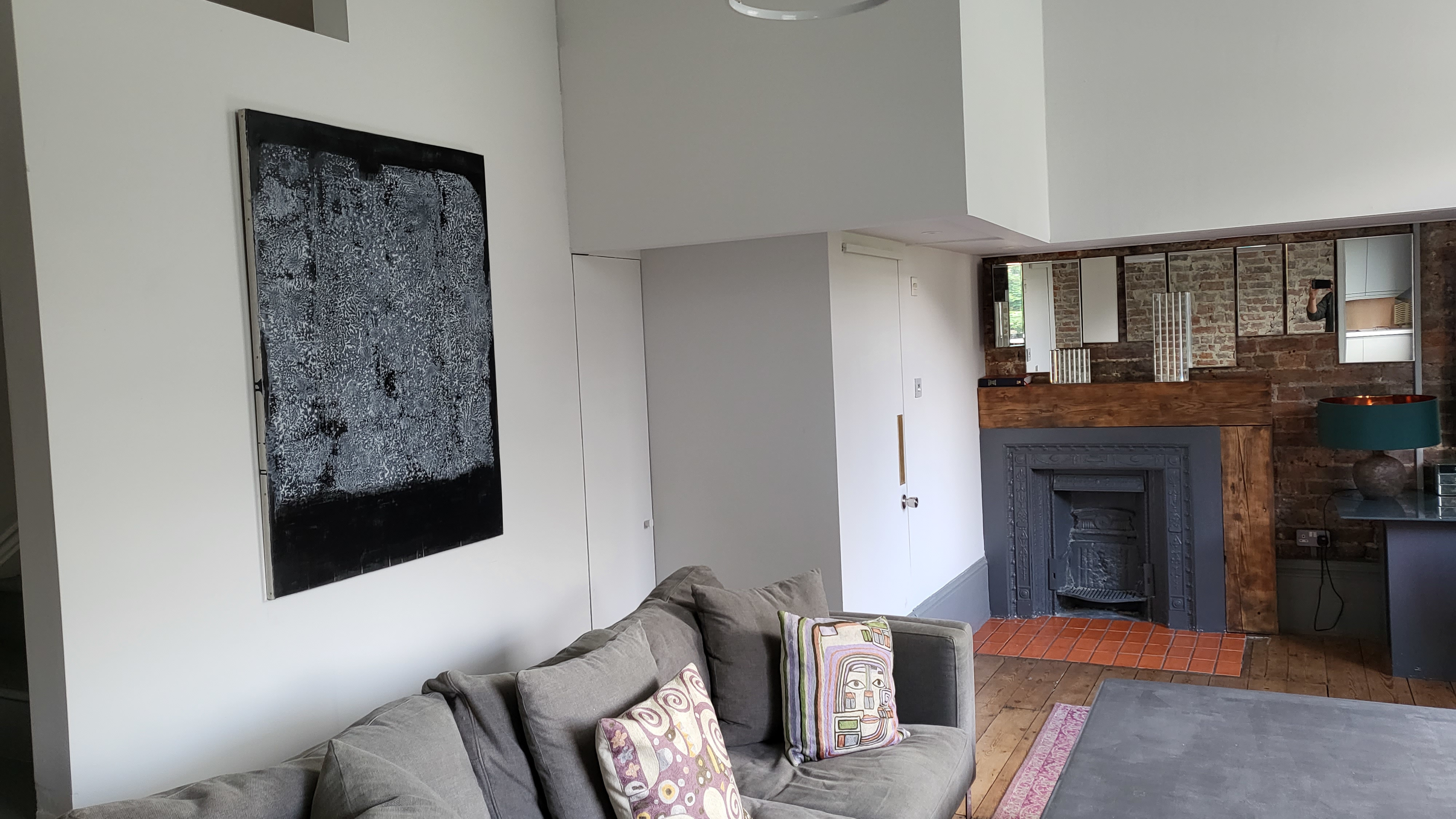 System.Collections.Generic.List`1[BluePillow.Application.SearchEngine.Dto.PhotoDto]?.ElementAt(0)?.Caption