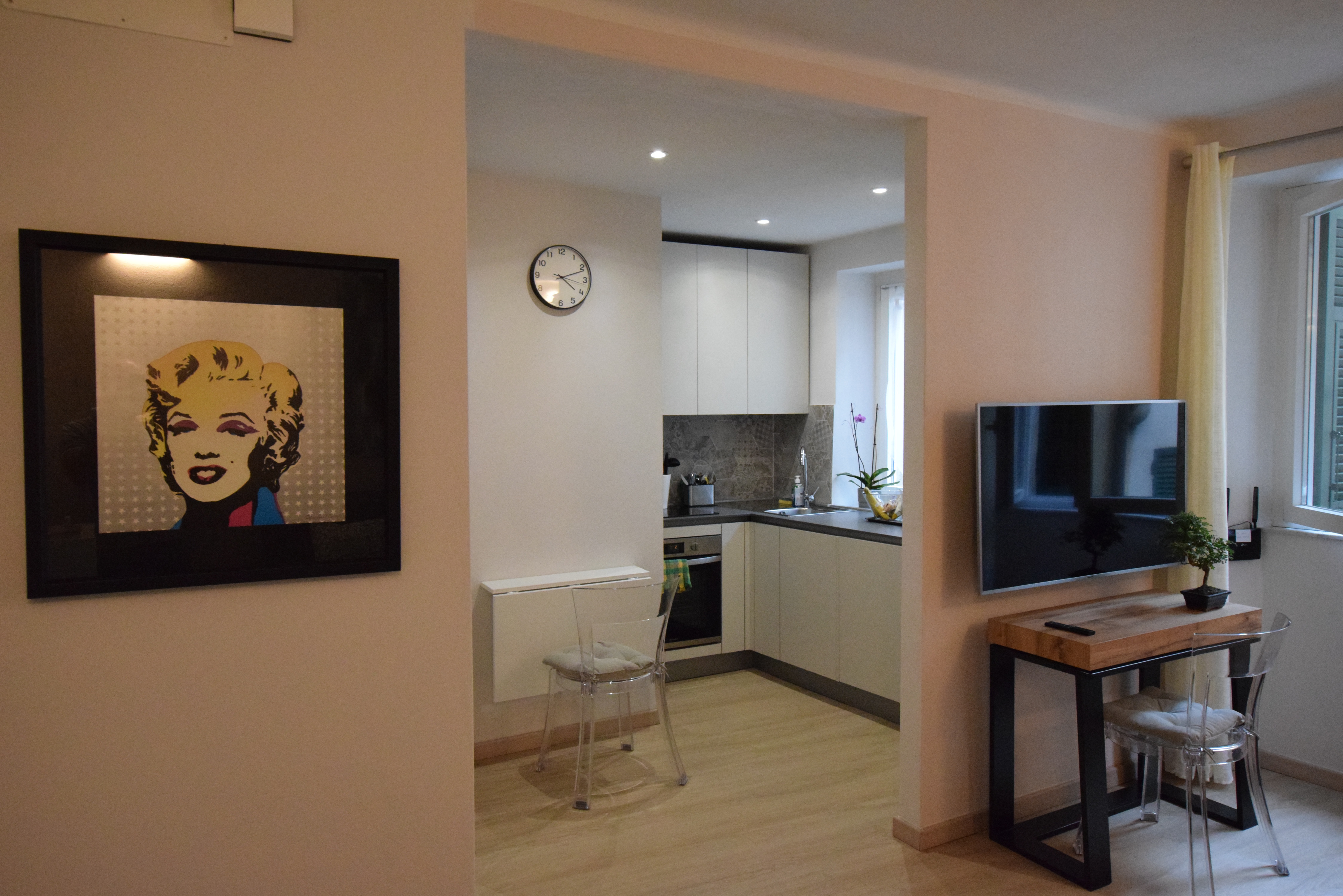 System.Collections.Generic.List`1[BluePillow.Application.SearchEngine.Dto.PhotoDto]?.ElementAt(2)?.Caption