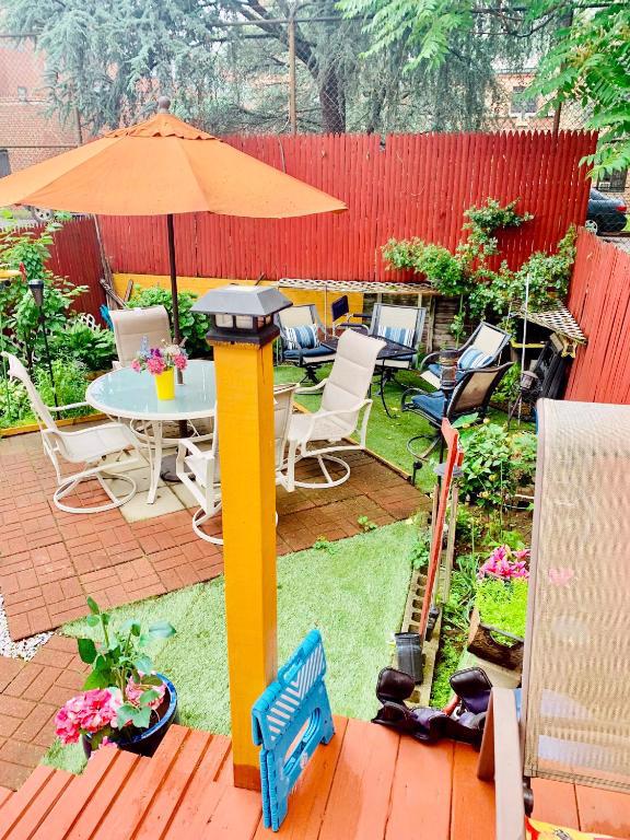 System.Collections.Generic.List`1[BluePillow.Application.SearchEngine.Dto.PhotoDto]?.ElementAt(3)?.Caption