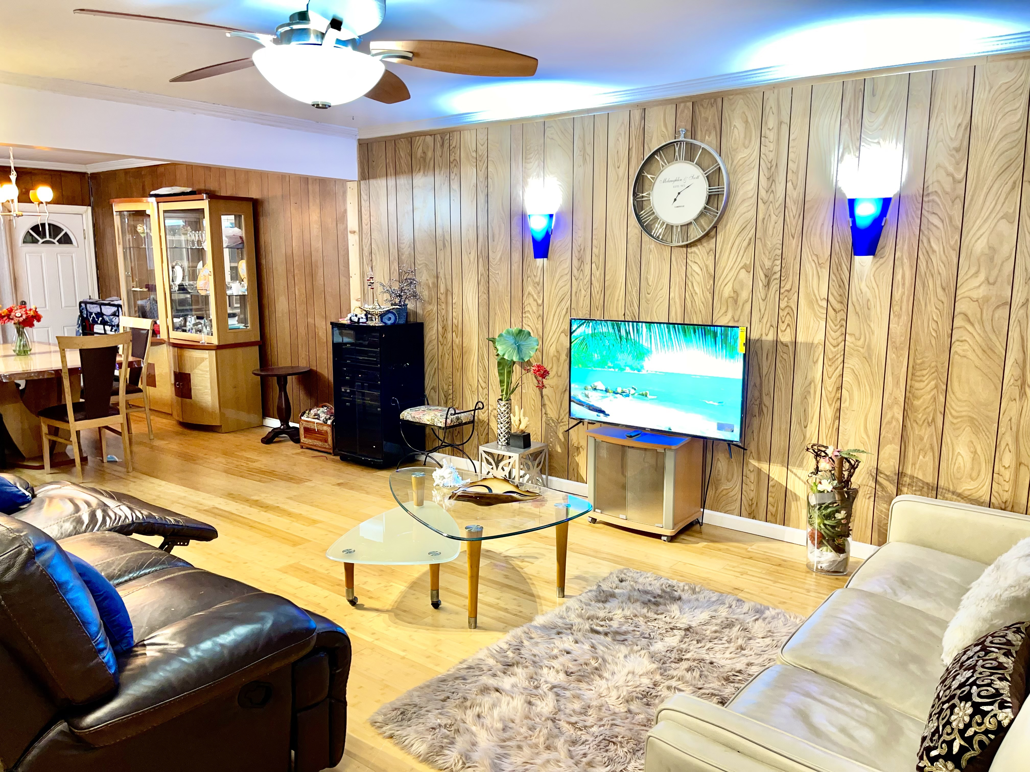 System.Collections.Generic.List`1[BluePillow.Application.SearchEngine.Dto.PhotoDto]?.ElementAt(0)?.Caption