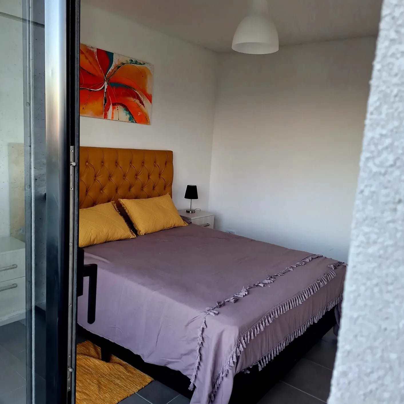 System.Collections.Generic.List`1[BluePillow.Application.SearchEngine.Dto.PhotoDto]?.ElementAt(1)?.Caption