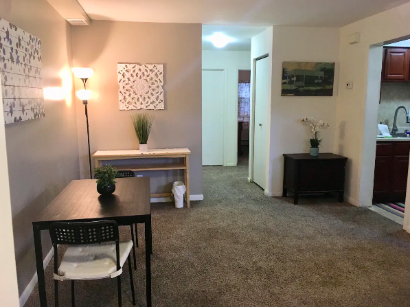 System.Collections.Generic.List`1[BluePillow.Application.SearchEngine.Dto.PhotoDto]?.ElementAt(3)?.Caption