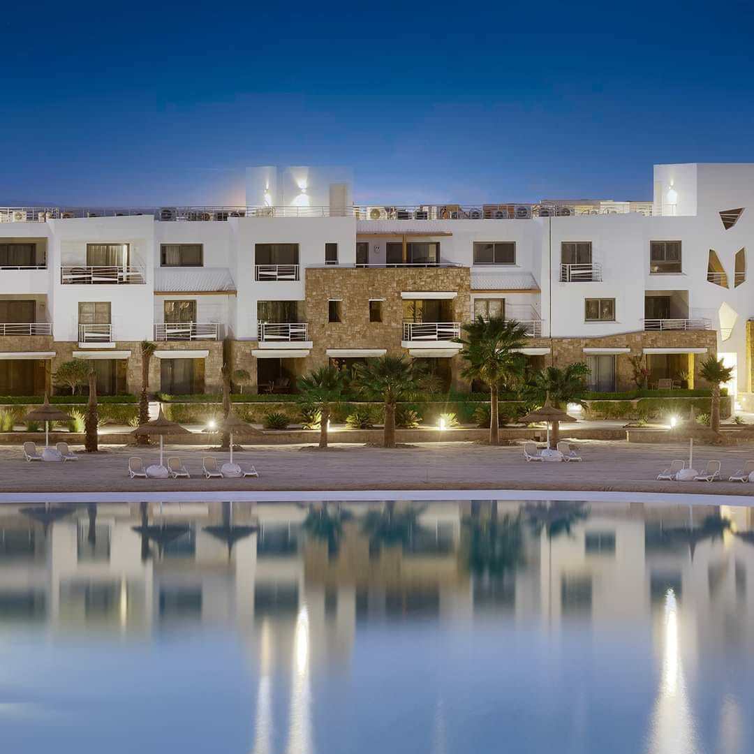 System.Collections.Generic.List`1[BluePillow.Application.SearchEngine.Dto.PhotoDto]?.ElementAt(3)?.Caption