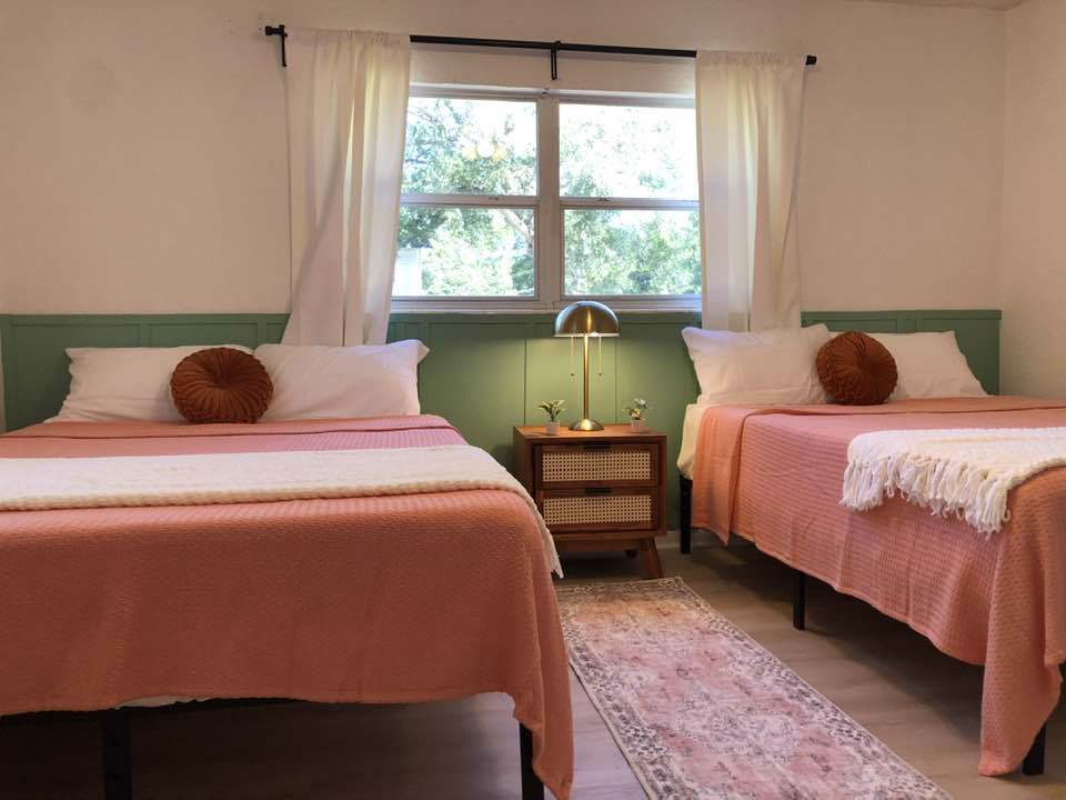 System.Collections.Generic.List`1[BluePillow.Application.SearchEngine.Dto.PhotoDto]?.ElementAt(1)?.Caption