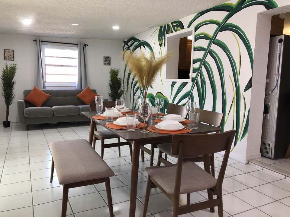 System.Collections.Generic.List`1[BluePillow.Application.SearchEngine.Dto.PhotoDto]?.ElementAt(3)?.Caption