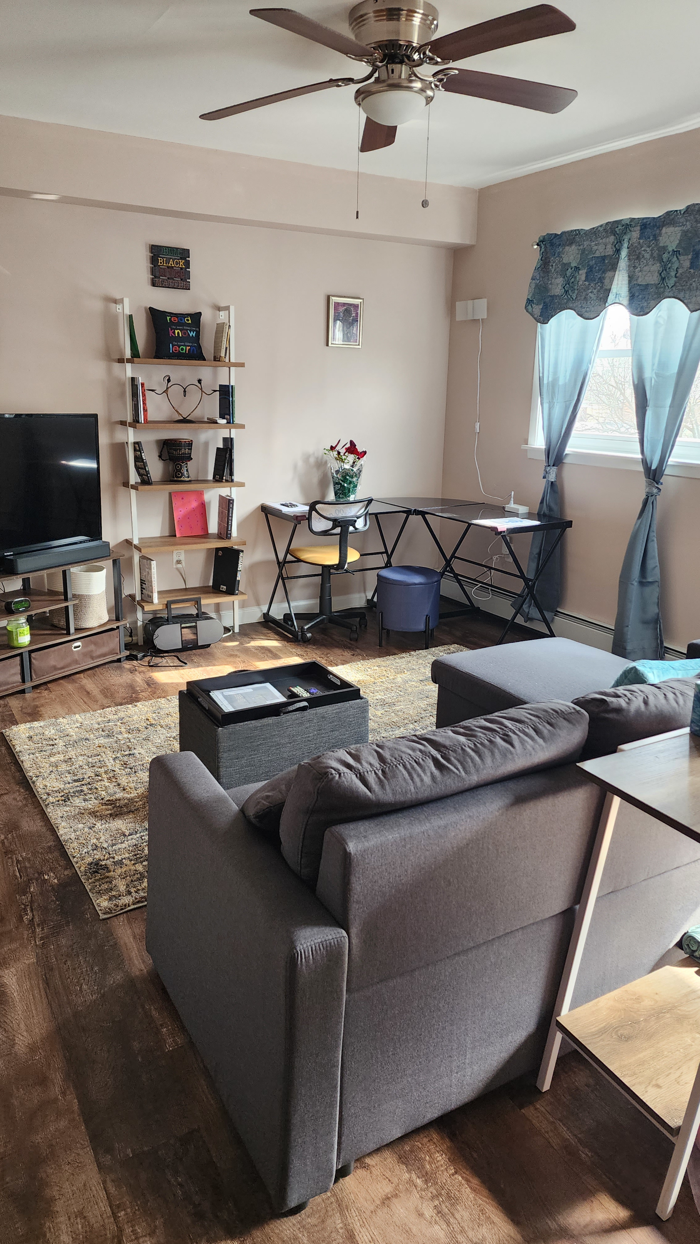 System.Collections.Generic.List`1[BluePillow.Application.SearchEngine.Dto.PhotoDto]?.ElementAt(2)?.Caption