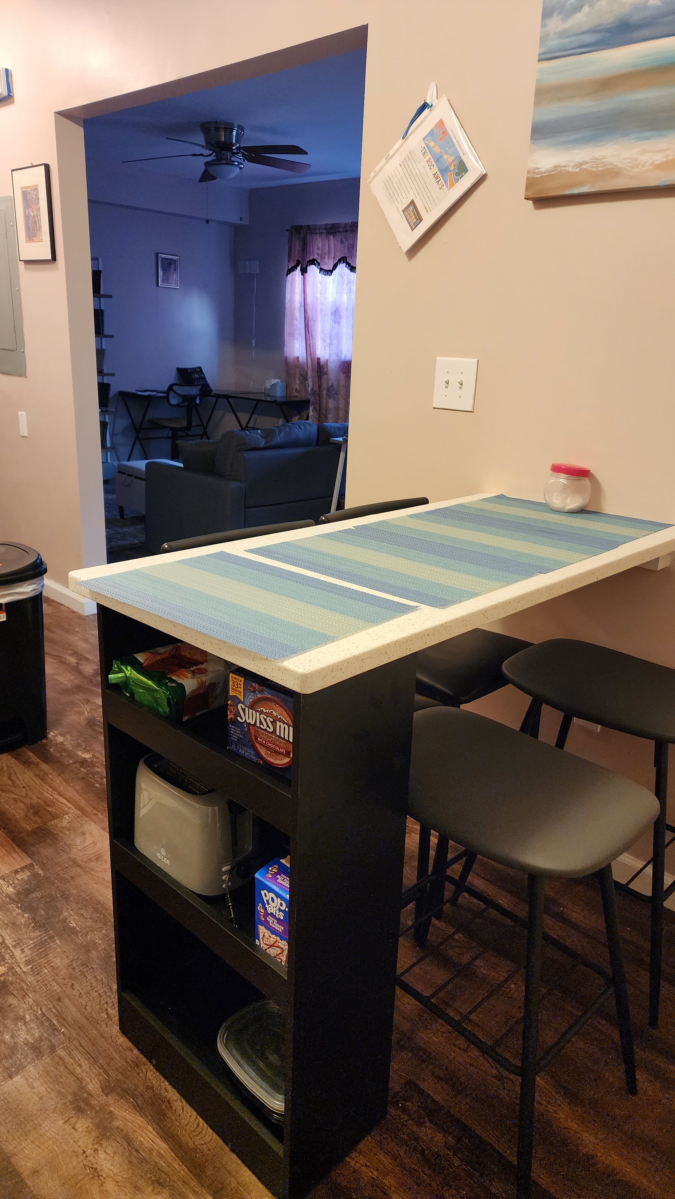 System.Collections.Generic.List`1[BluePillow.Application.SearchEngine.Dto.PhotoDto]?.ElementAt(3)?.Caption