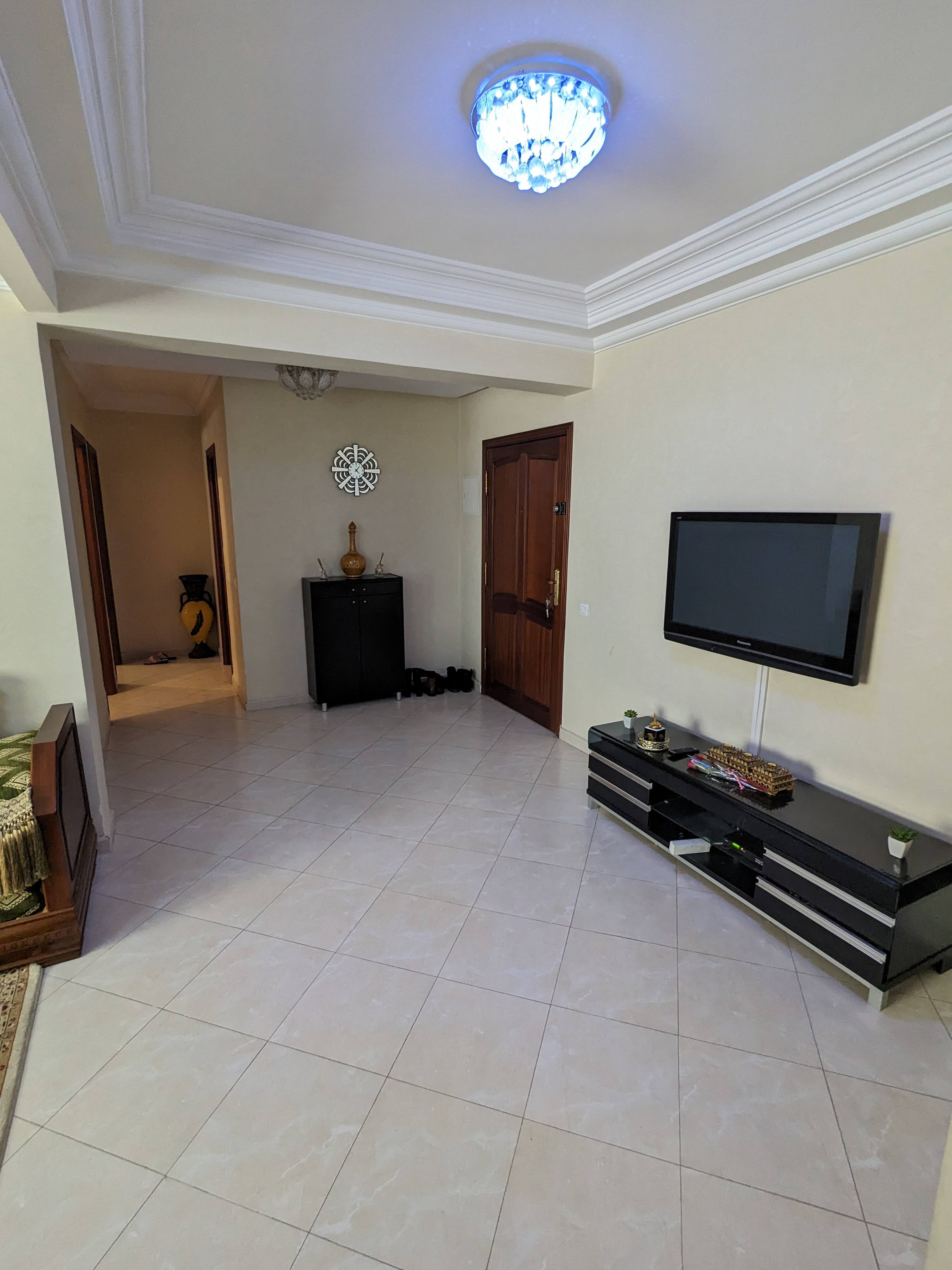 System.Collections.Generic.List`1[BluePillow.Application.SearchEngine.Dto.PhotoDto]?.ElementAt(2)?.Caption