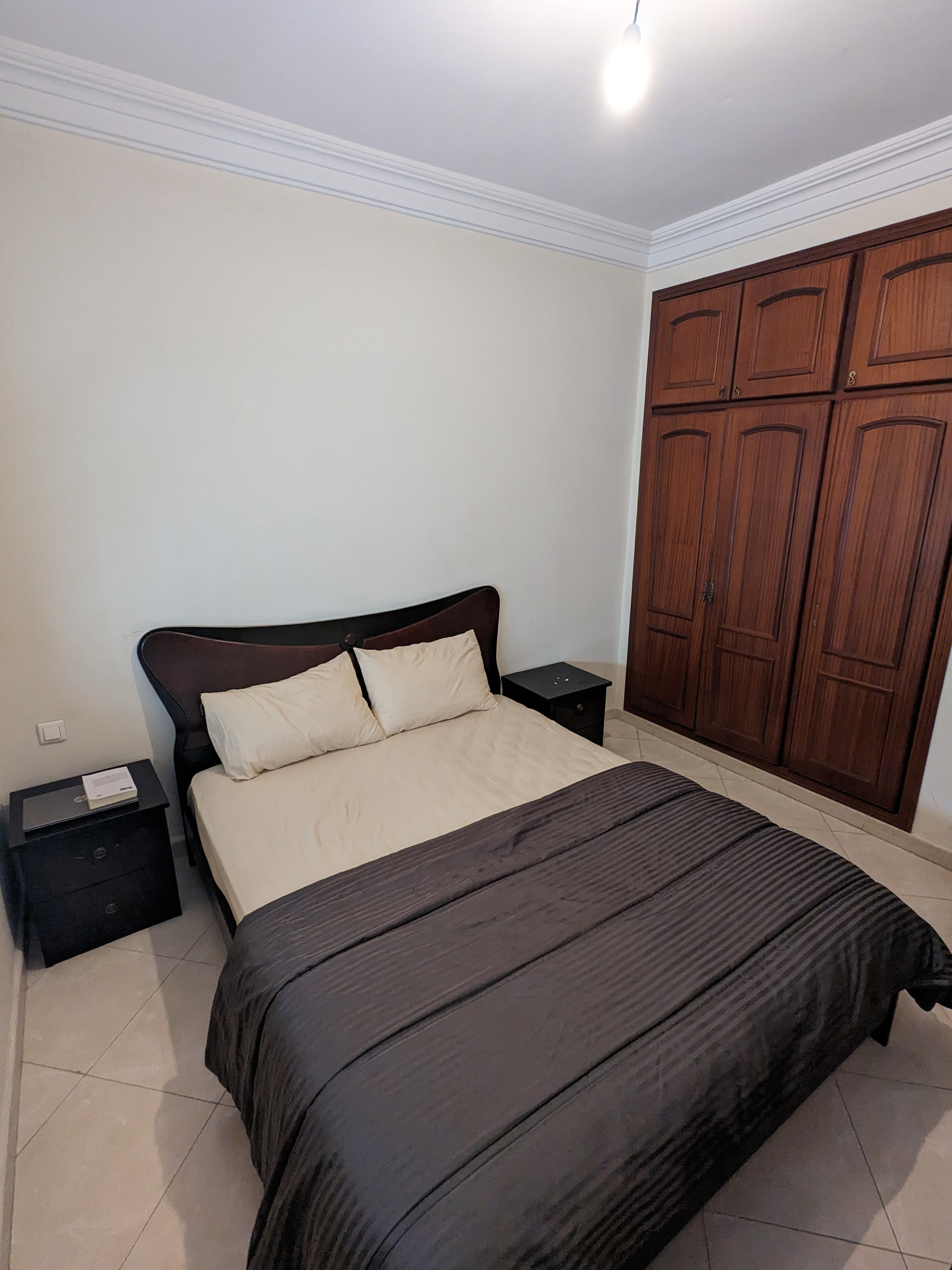 System.Collections.Generic.List`1[BluePillow.Application.SearchEngine.Dto.PhotoDto]?.ElementAt(1)?.Caption