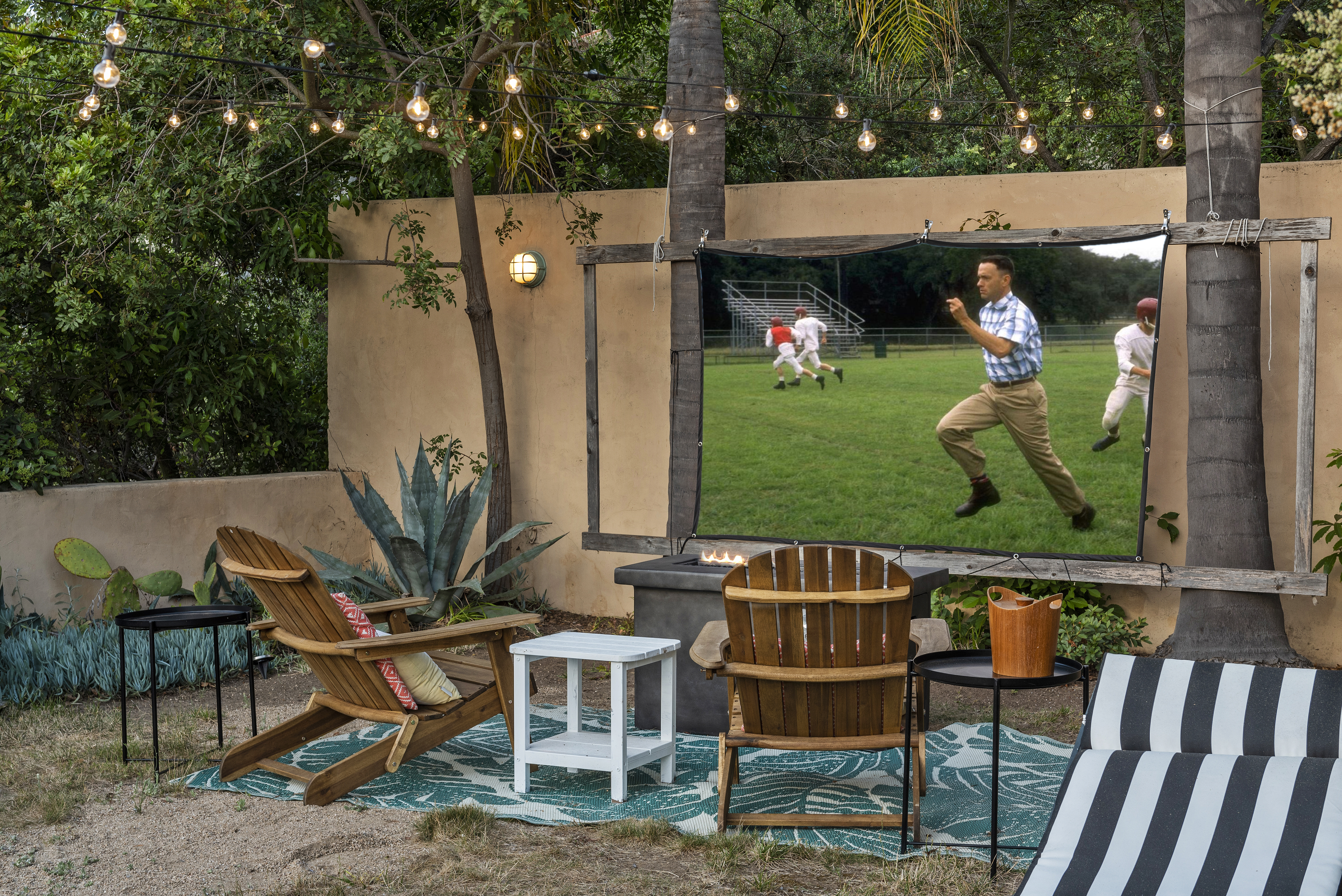 System.Collections.Generic.List`1[BluePillow.Application.SearchEngine.Dto.PhotoDto]?.ElementAt(2)?.Caption