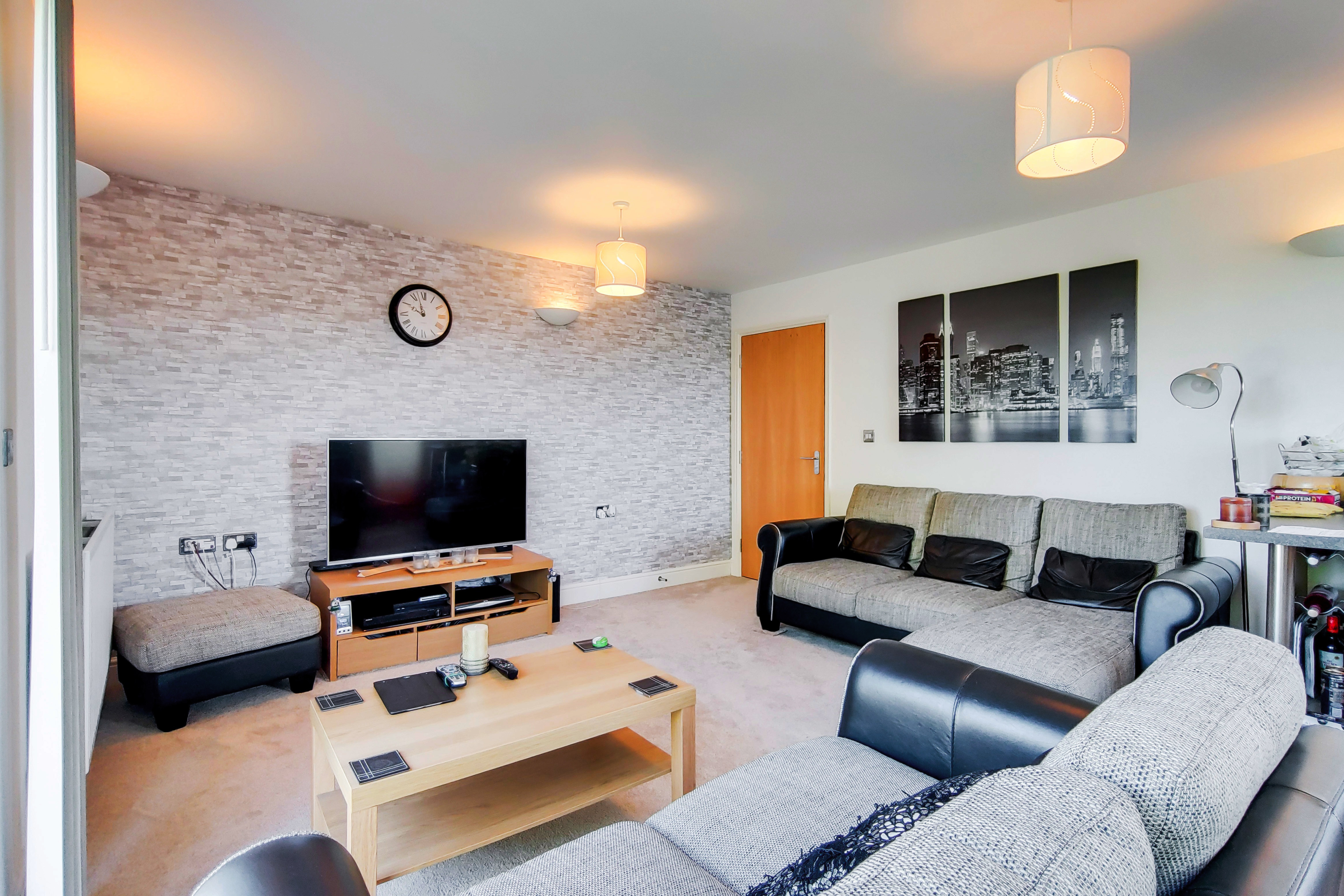 System.Collections.Generic.List`1[BluePillow.Application.SearchEngine.Dto.PhotoDto]?.ElementAt(2)?.Caption