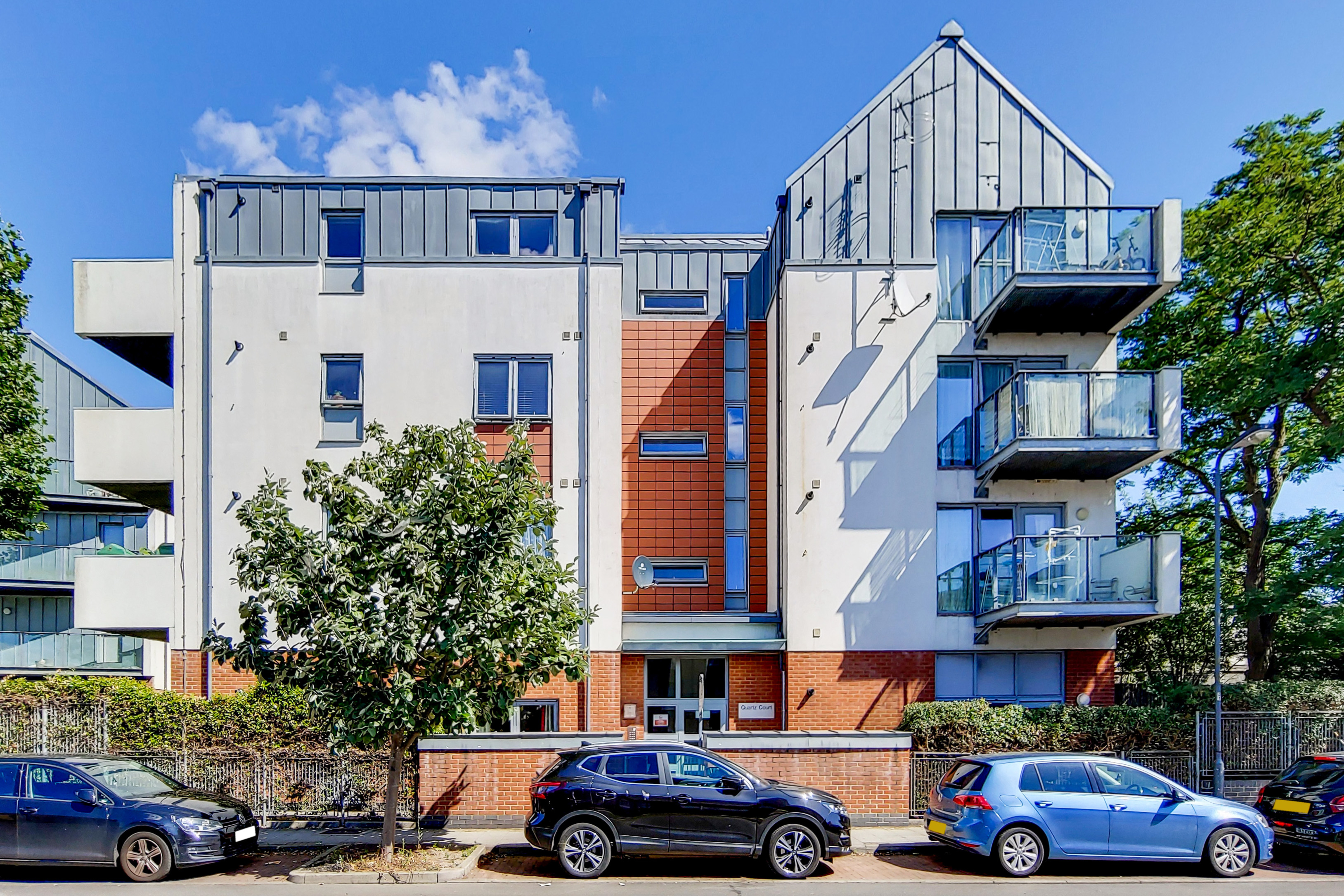 System.Collections.Generic.List`1[BluePillow.Application.SearchEngine.Dto.PhotoDto]?.ElementAt(0)?.Caption