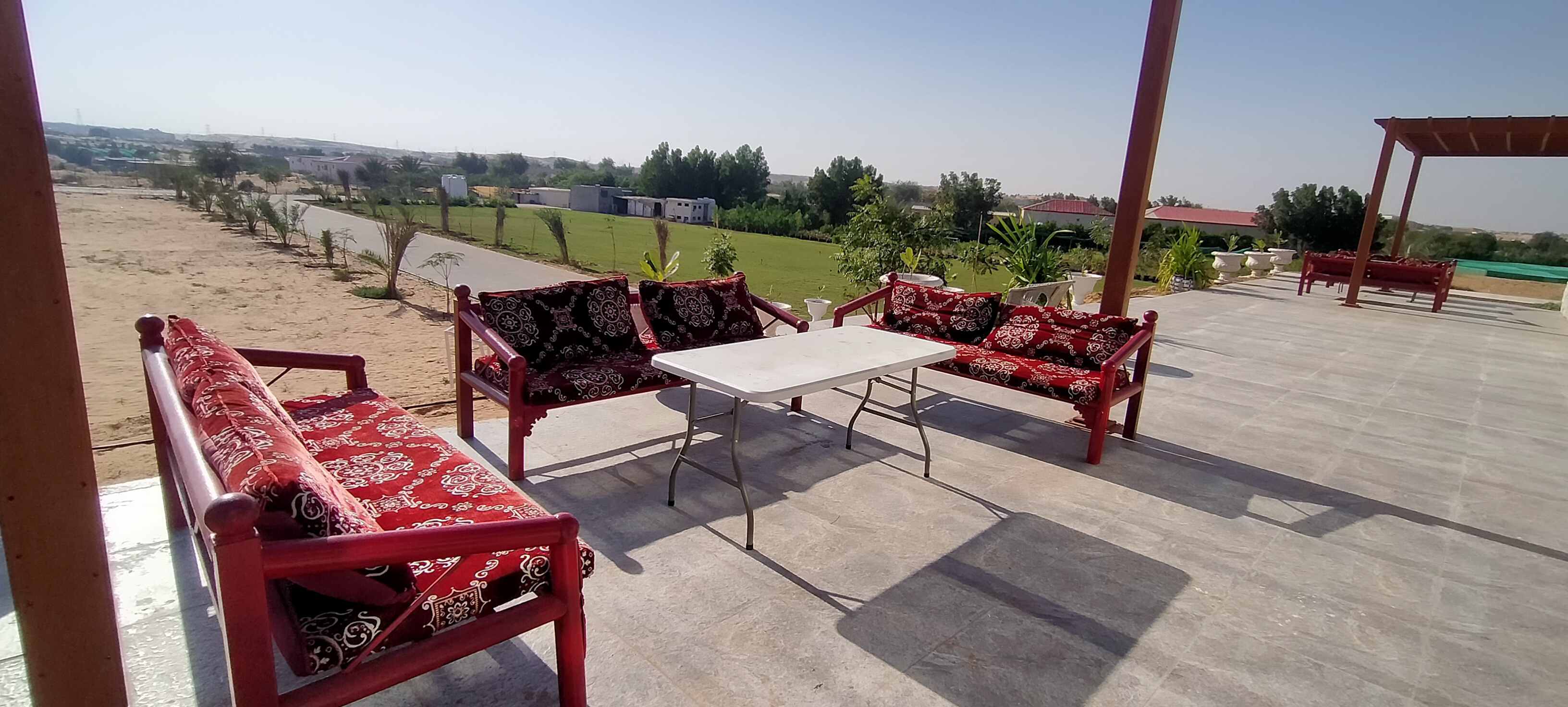 System.Collections.Generic.List`1[BluePillow.Application.SearchEngine.Dto.PhotoDto]?.ElementAt(2)?.Caption