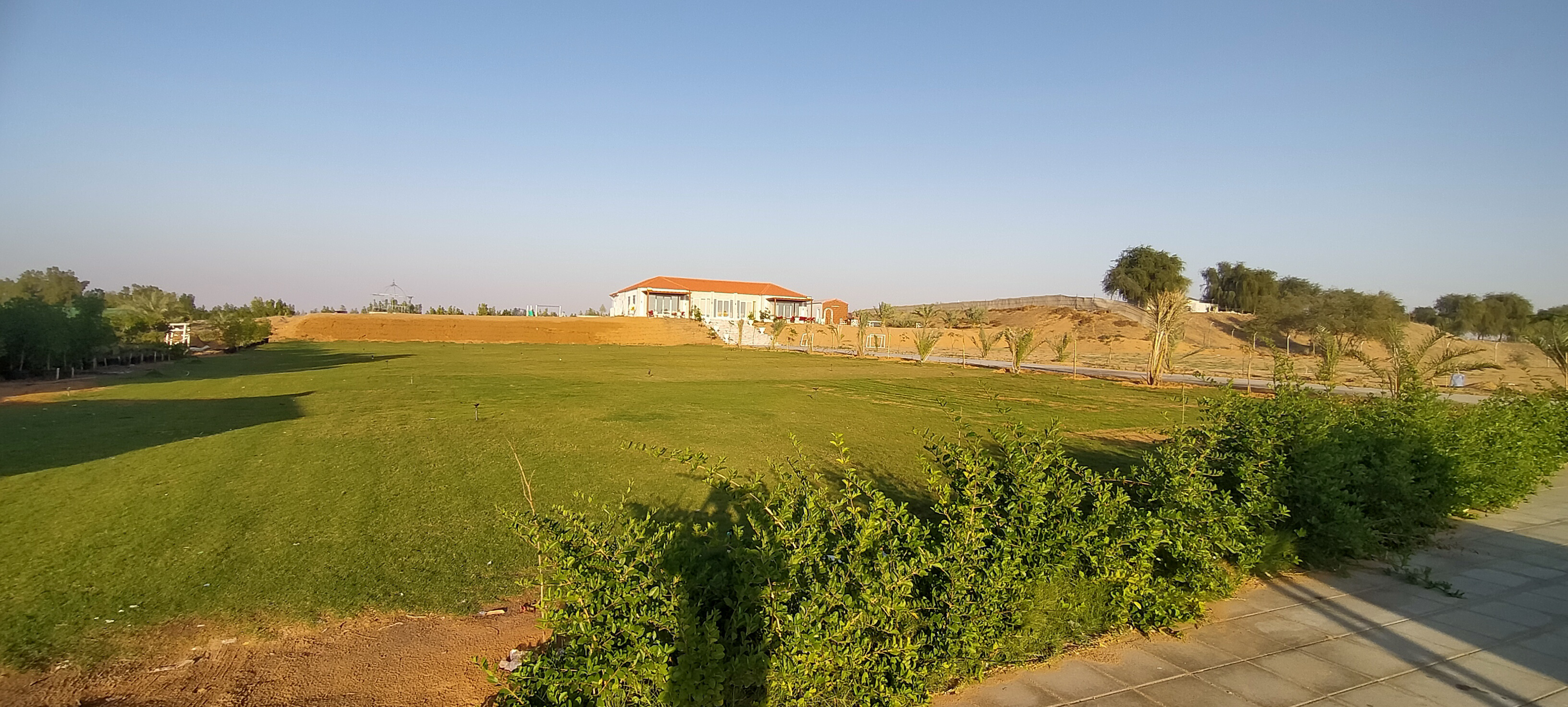 System.Collections.Generic.List`1[BluePillow.Application.SearchEngine.Dto.PhotoDto]?.ElementAt(1)?.Caption