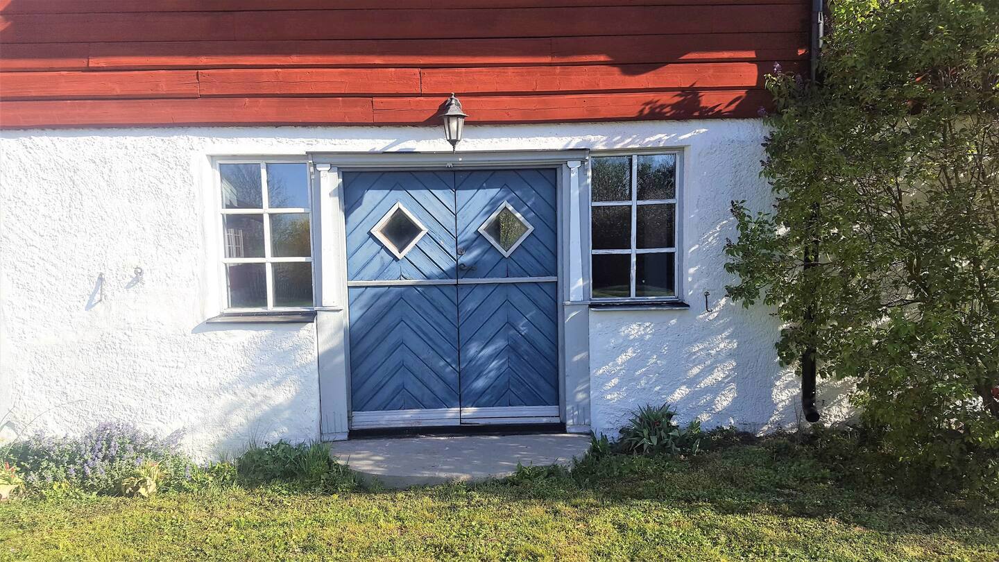 System.Collections.Generic.List`1[BluePillow.Application.SearchEngine.Dto.PhotoDto]?.ElementAt(1)?.Caption