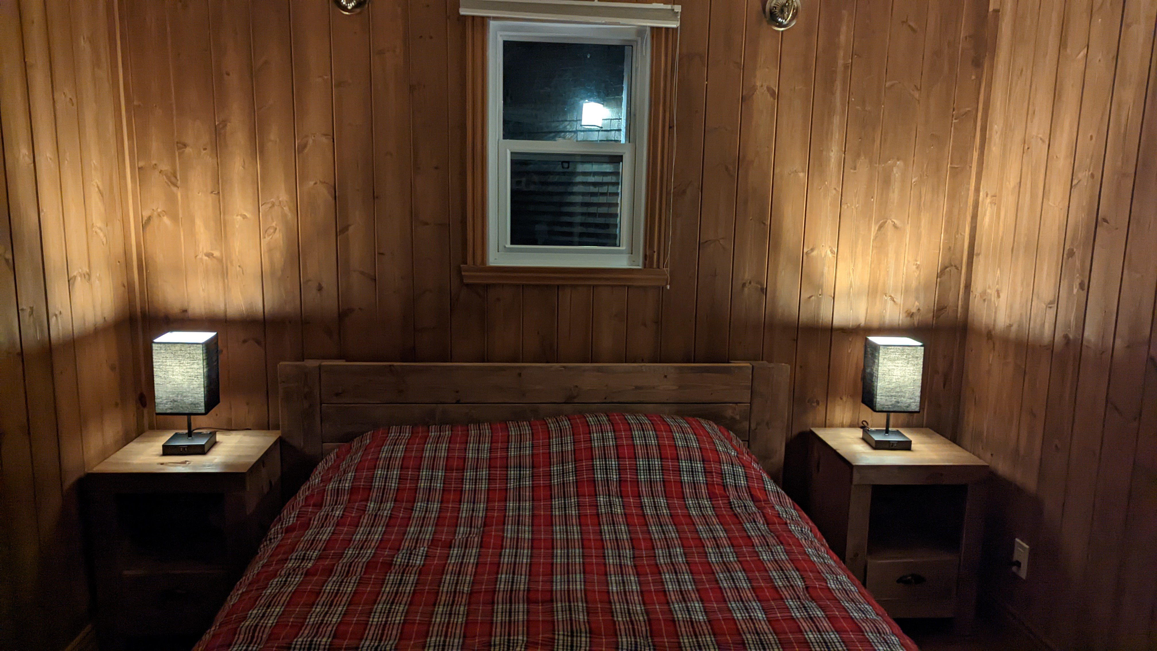 System.Collections.Generic.List`1[BluePillow.Application.SearchEngine.Dto.PhotoDto]?.ElementAt(3)?.Caption