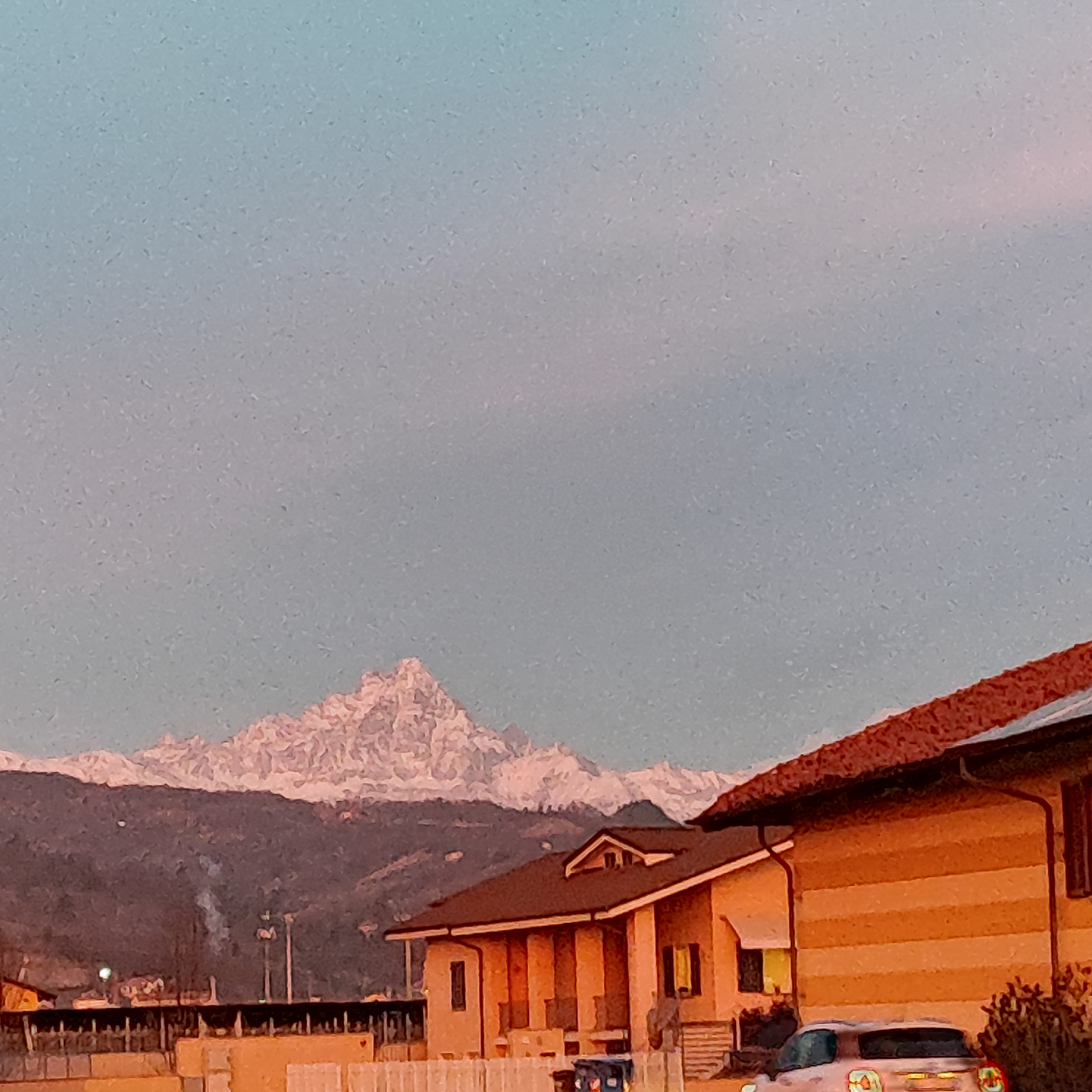 System.Collections.Generic.List`1[BluePillow.Application.SearchEngine.Dto.PhotoDto]?.ElementAt(3)?.Caption