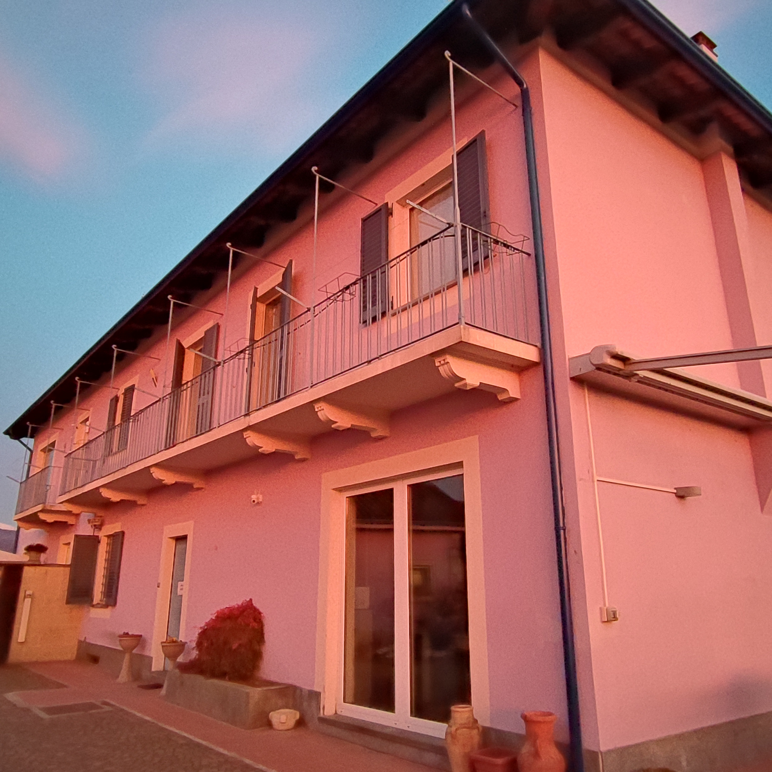 System.Collections.Generic.List`1[BluePillow.Application.SearchEngine.Dto.PhotoDto]?.ElementAt(2)?.Caption