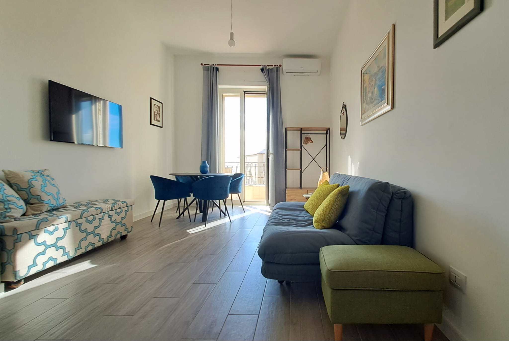 System.Collections.Generic.List`1[BluePillow.Application.SearchEngine.Dto.PhotoDto]?.ElementAt(1)?.Caption