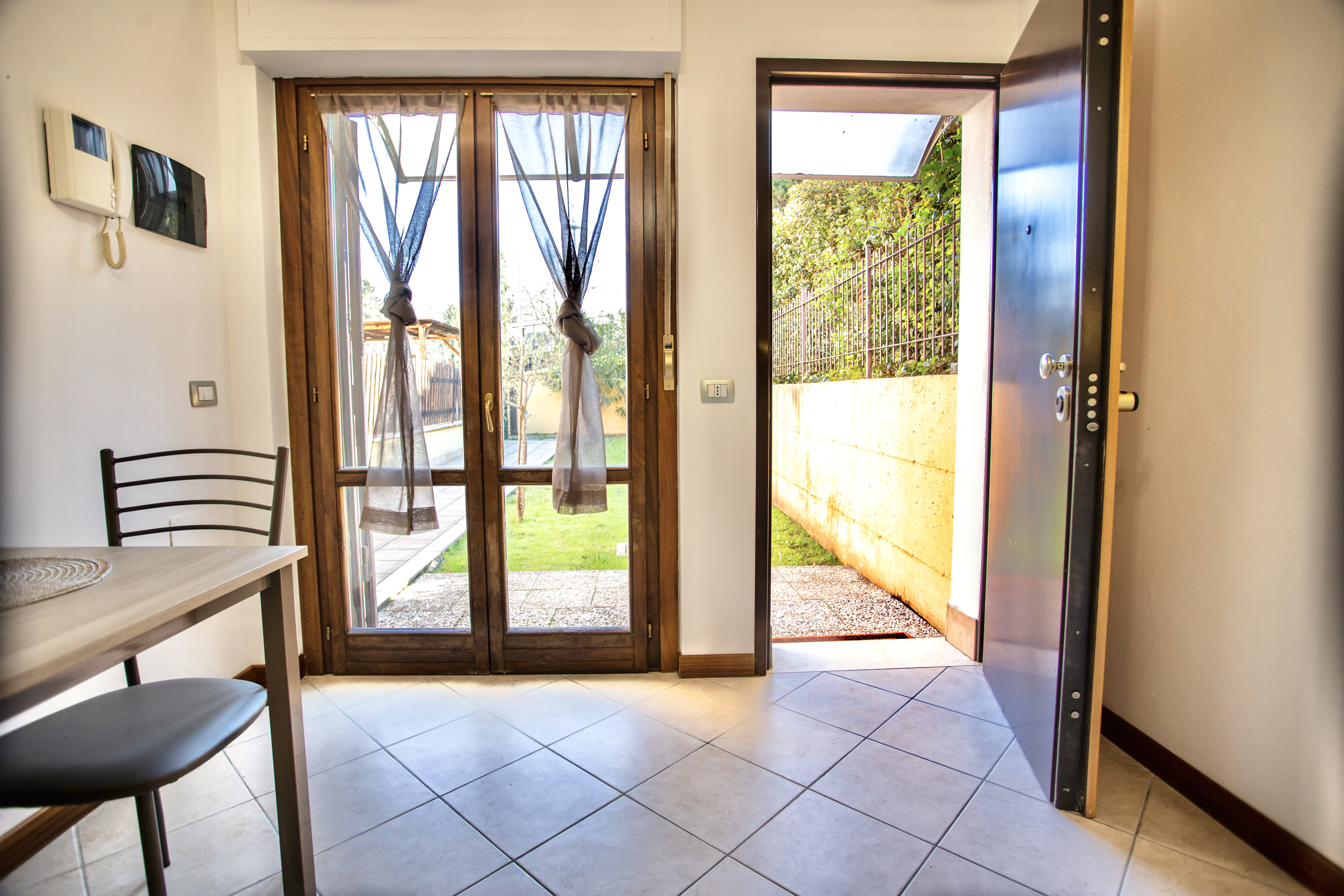 System.Collections.Generic.List`1[BluePillow.Application.SearchEngine.Dto.PhotoDto]?.ElementAt(0)?.Caption