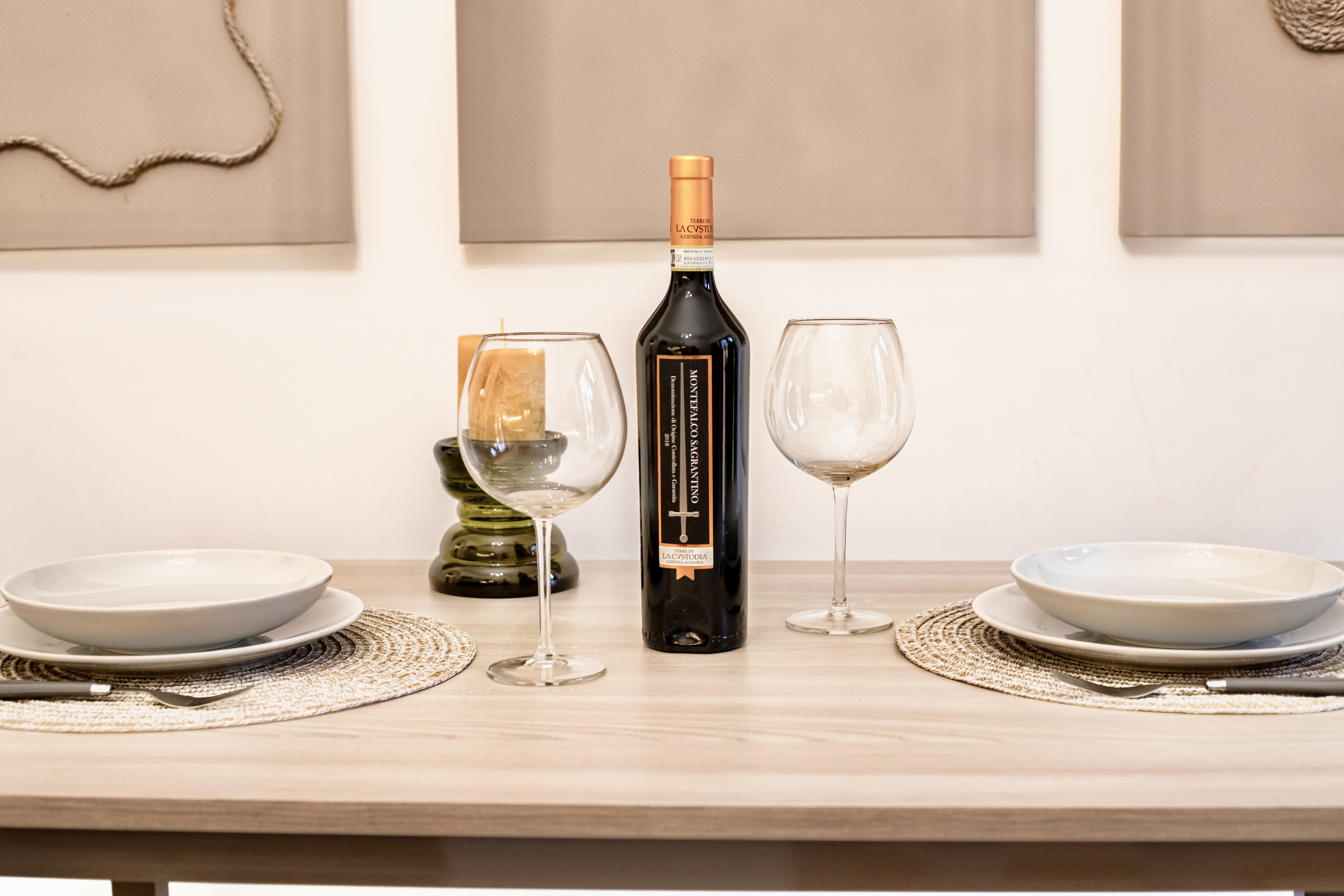 System.Collections.Generic.List`1[BluePillow.Application.SearchEngine.Dto.PhotoDto]?.ElementAt(2)?.Caption