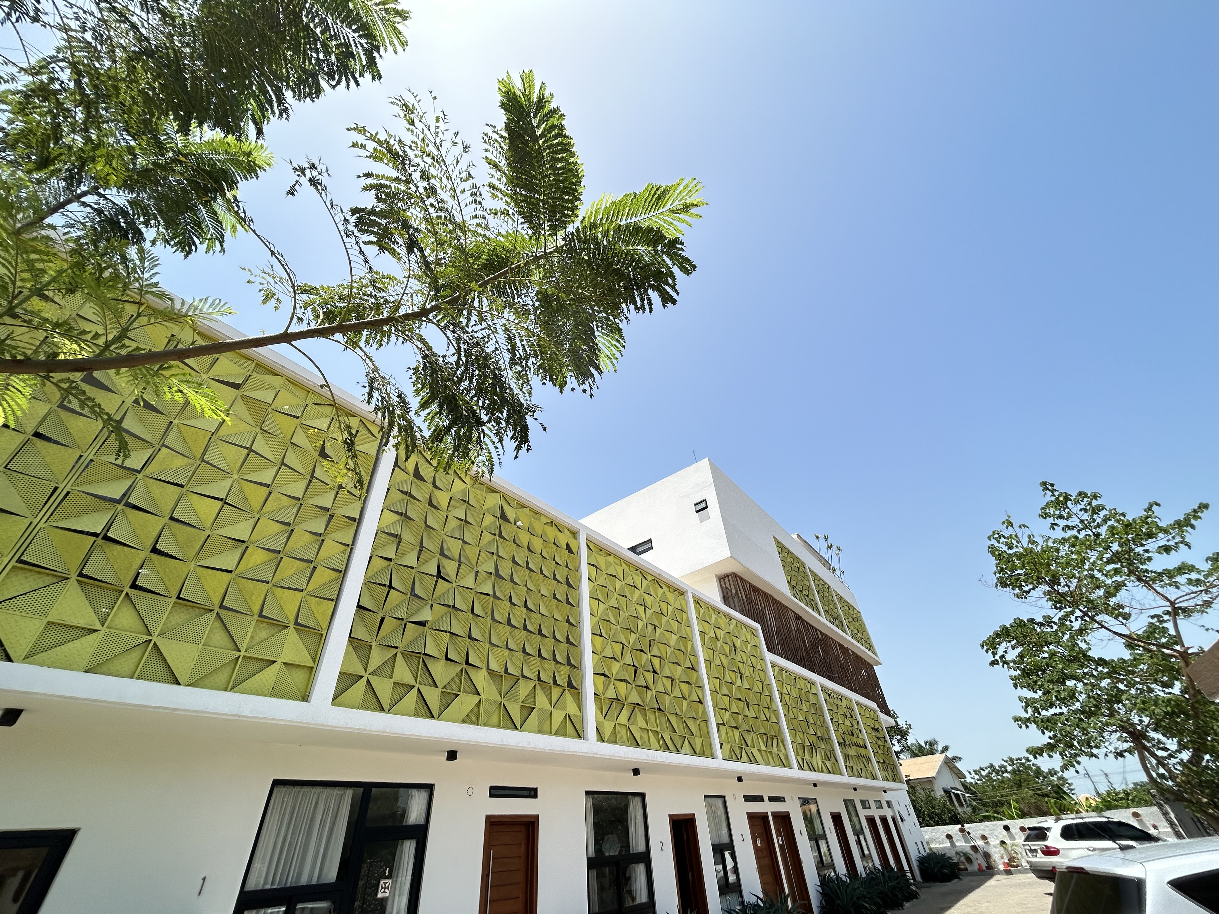 System.Collections.Generic.List`1[BluePillow.Application.SearchEngine.Dto.PhotoDto]?.ElementAt(0)?.Caption