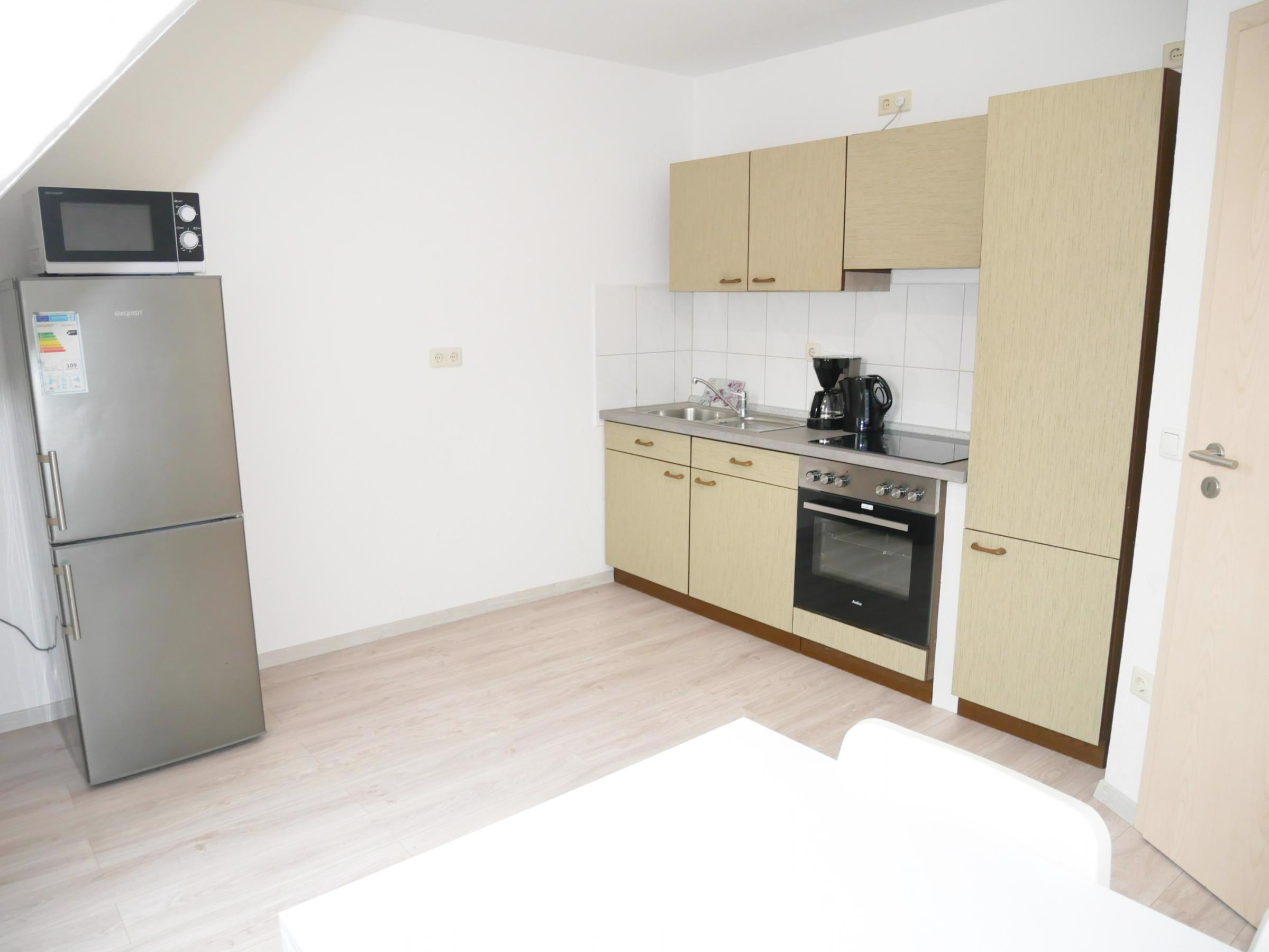 System.Collections.Generic.List`1[BluePillow.Application.SearchEngine.Dto.PhotoDto]?.ElementAt(2)?.Caption