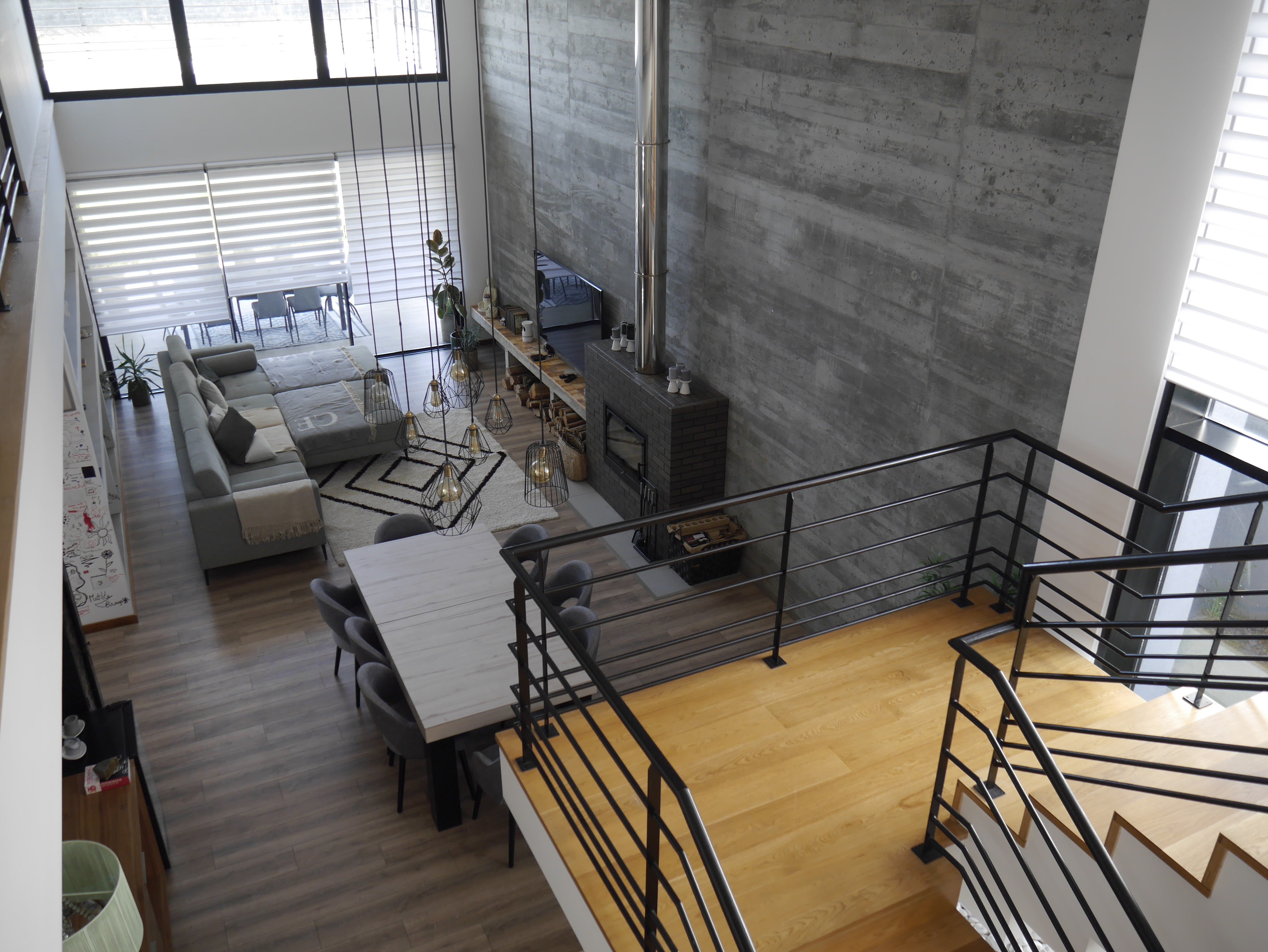 System.Collections.Generic.List`1[BluePillow.Application.SearchEngine.Dto.PhotoDto]?.ElementAt(2)?.Caption