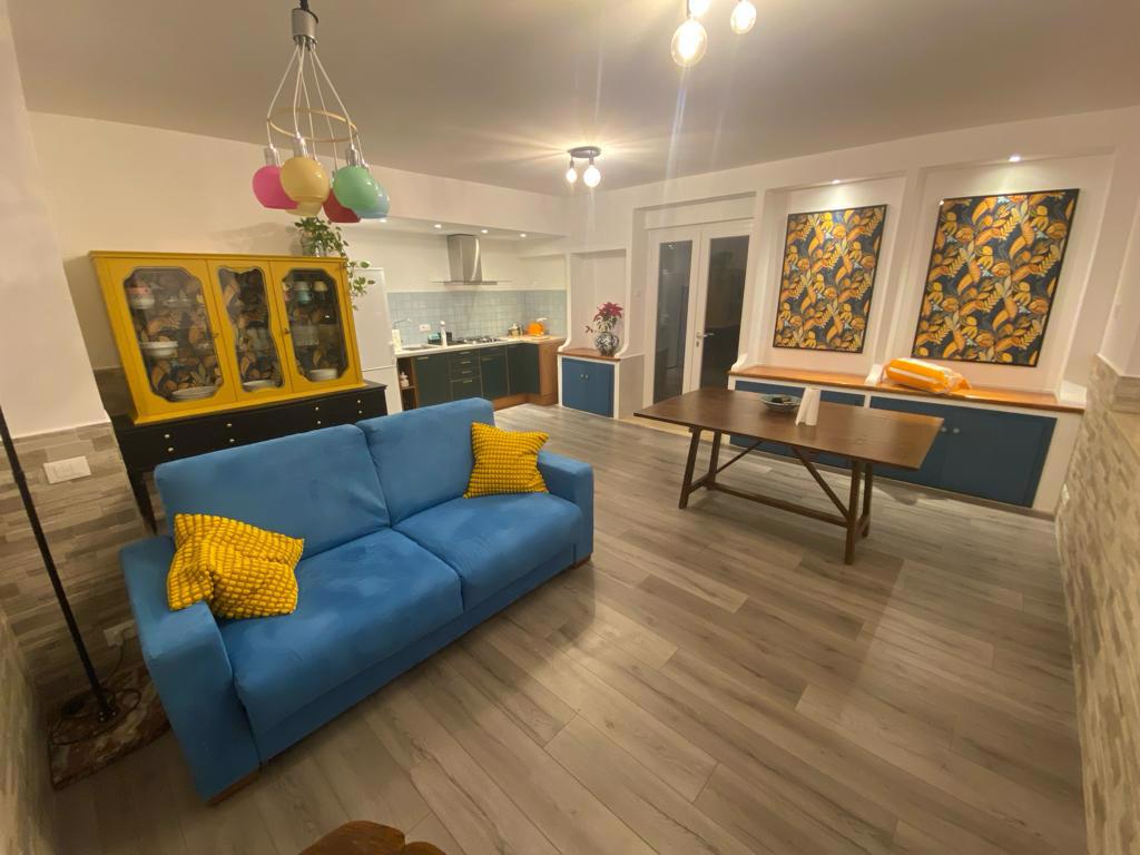 System.Collections.Generic.List`1[BluePillow.Application.SearchEngine.Dto.PhotoDto]?.ElementAt(0)?.Caption