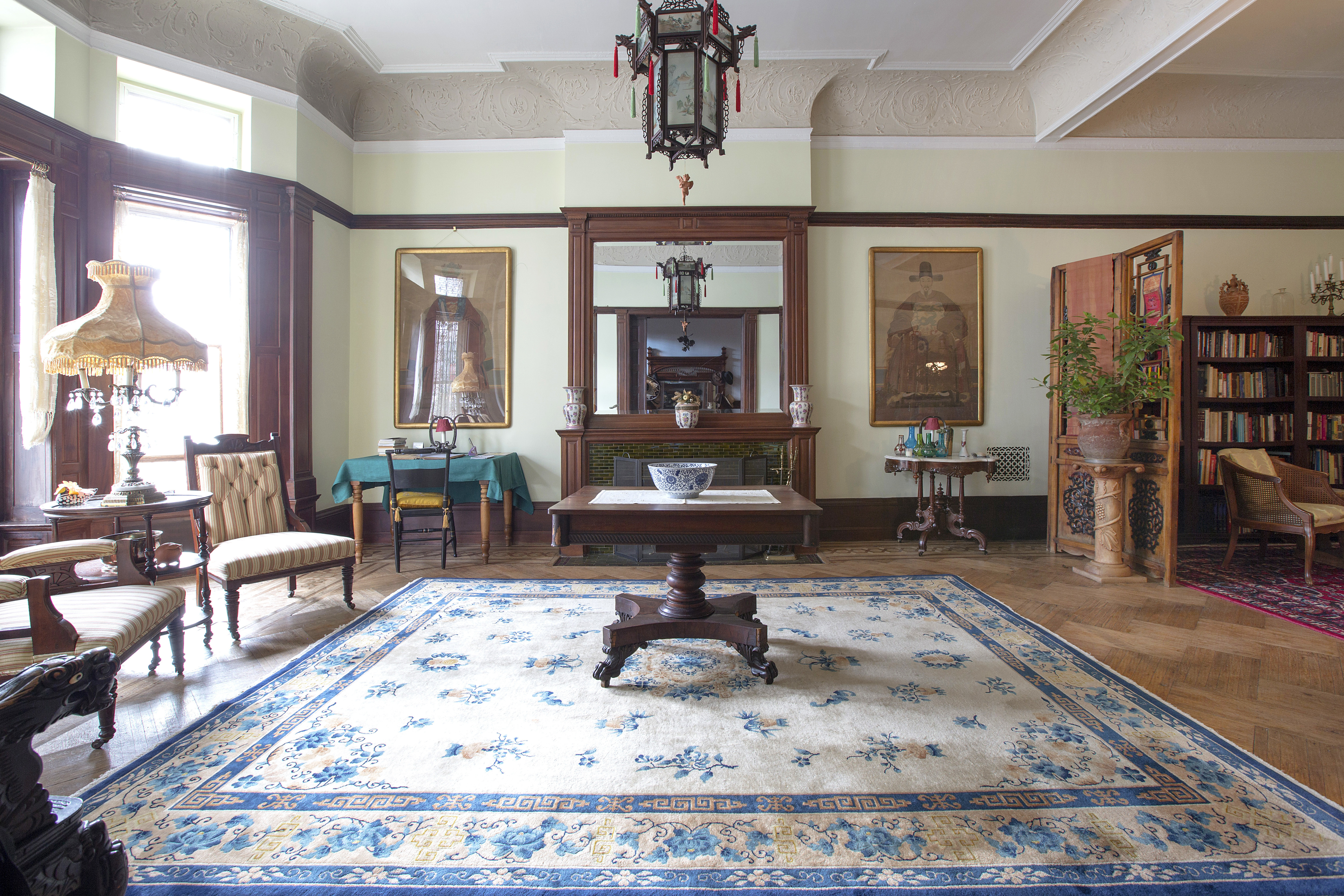 System.Collections.Generic.List`1[BluePillow.Application.SearchEngine.Dto.PhotoDto]?.ElementAt(1)?.Caption