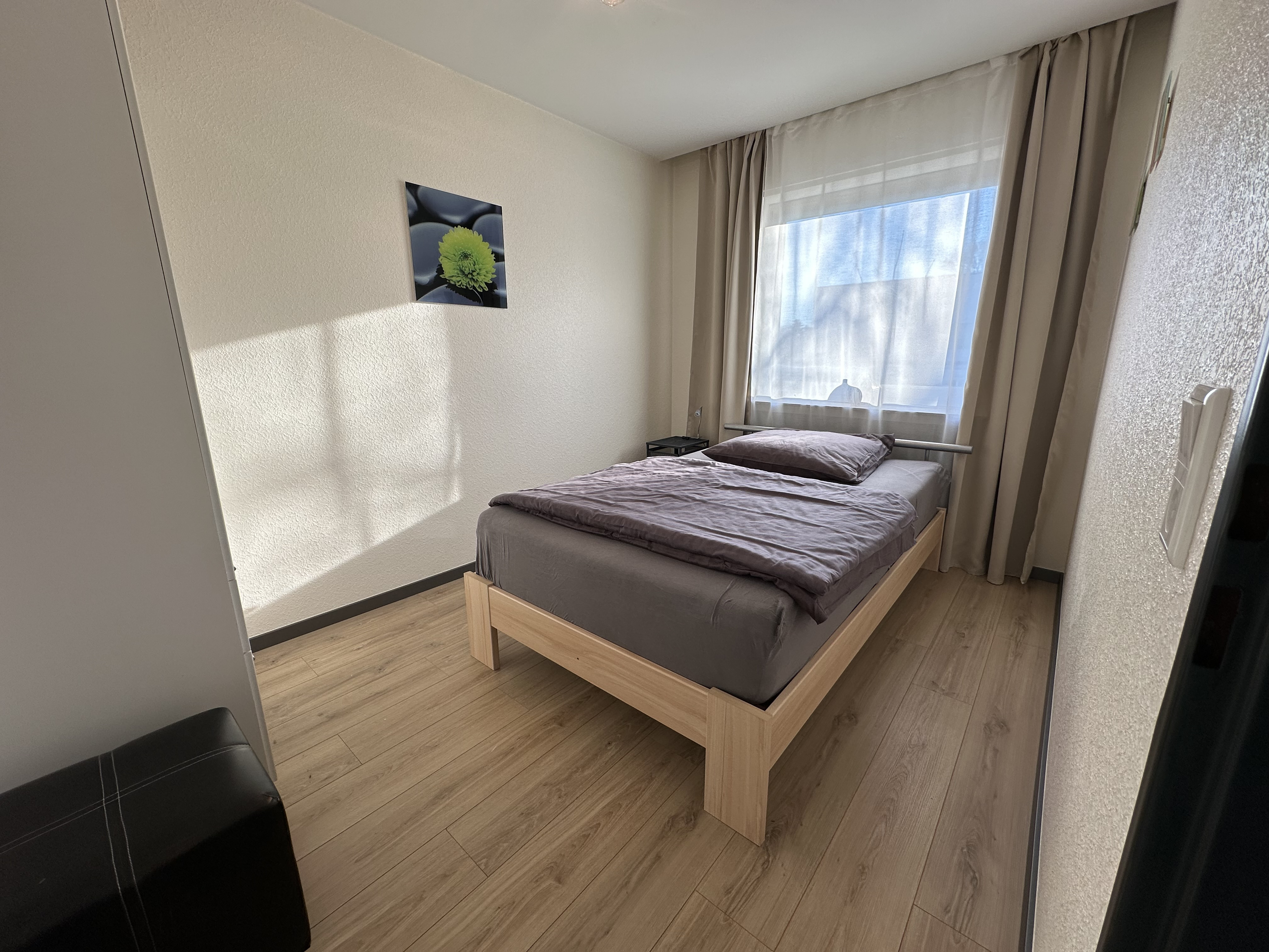 System.Collections.Generic.List`1[BluePillow.Application.SearchEngine.Dto.PhotoDto]?.ElementAt(2)?.Caption