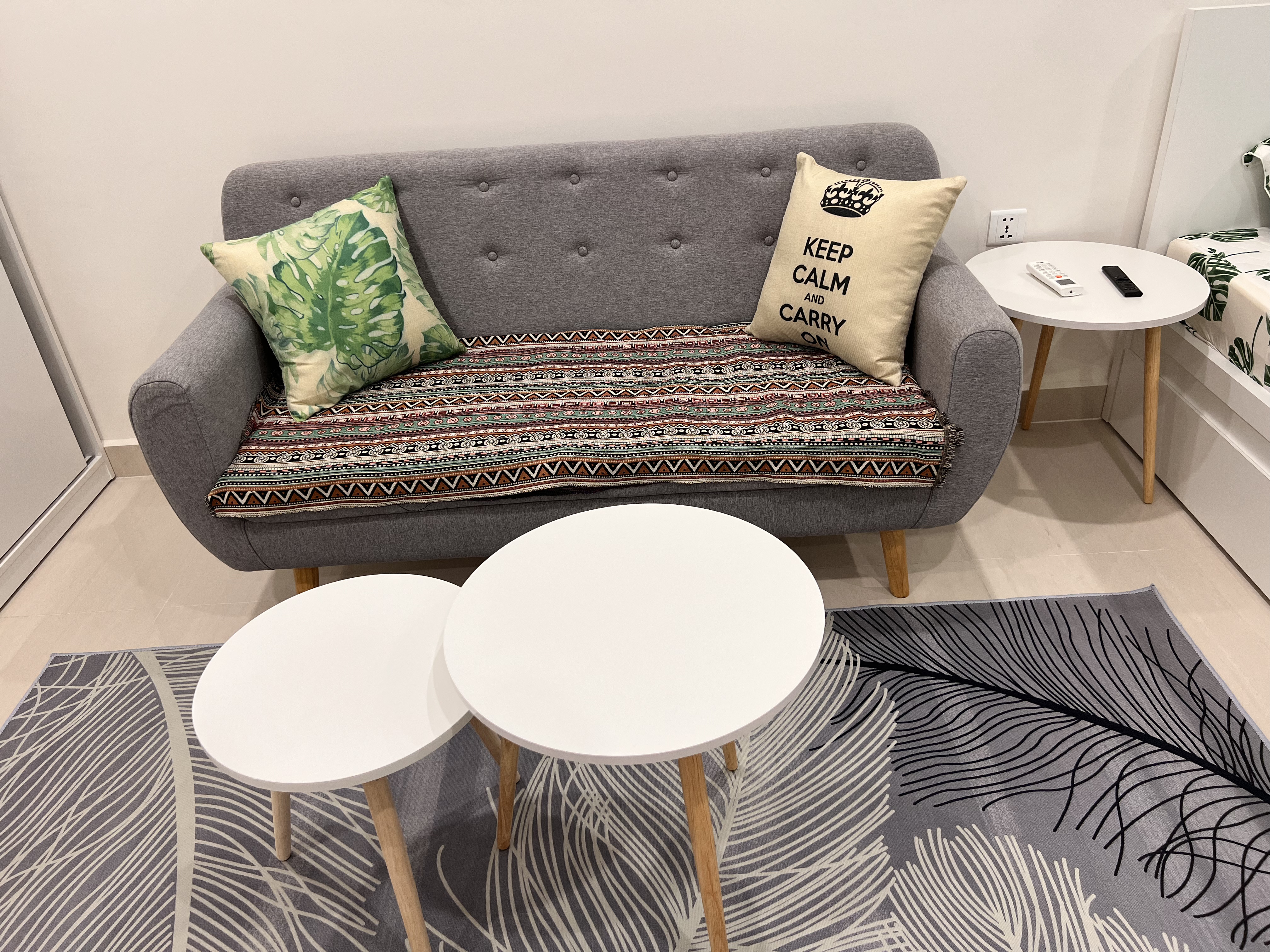 System.Collections.Generic.List`1[BluePillow.Application.SearchEngine.Dto.PhotoDto]?.ElementAt(2)?.Caption