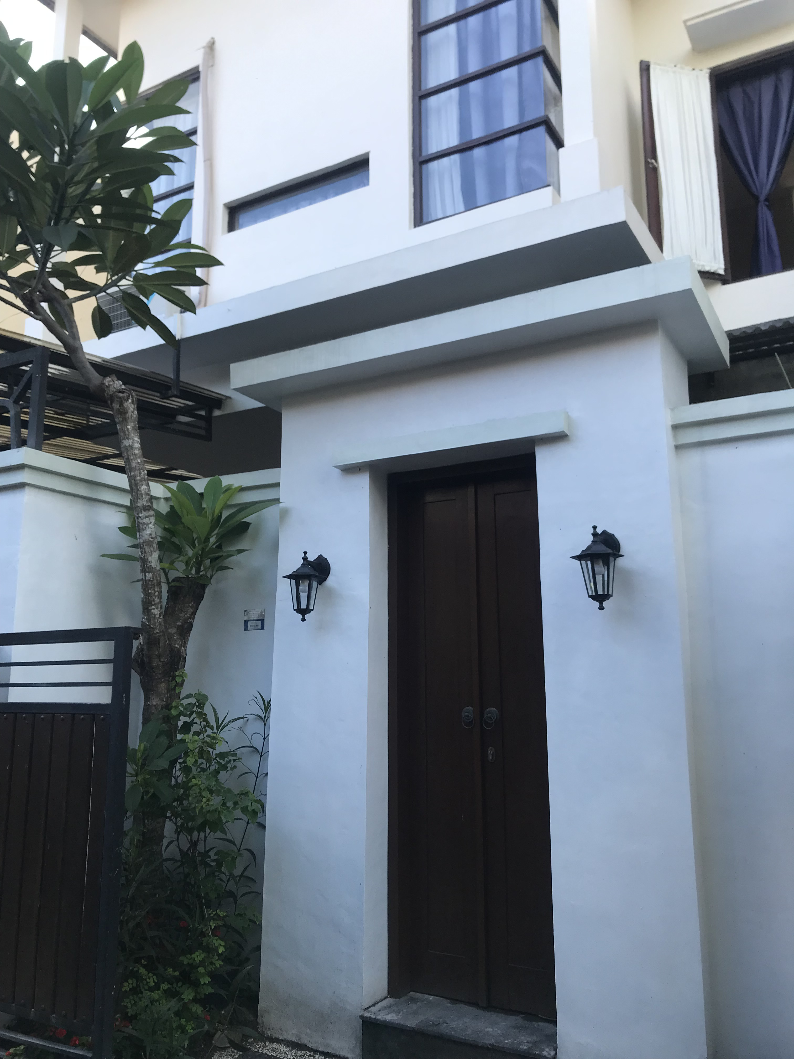 System.Collections.Generic.List`1[BluePillow.Application.SearchEngine.Dto.PhotoDto]?.ElementAt(0)?.Caption