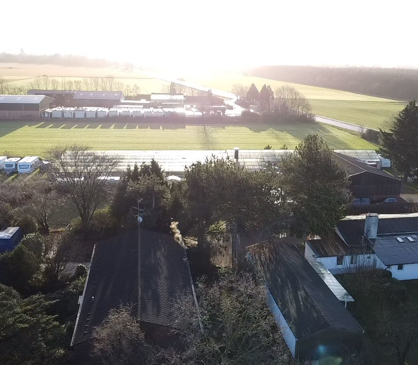 System.Collections.Generic.List`1[BluePillow.Application.SearchEngine.Dto.PhotoDto]?.ElementAt(3)?.Caption