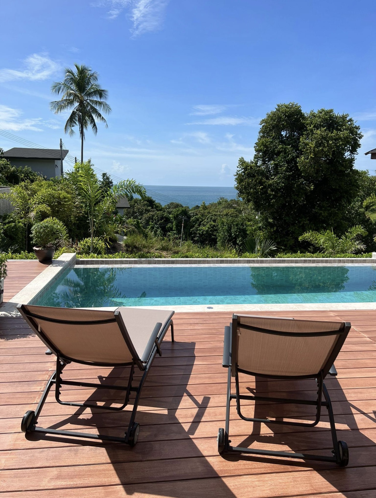 System.Collections.Generic.List`1[BluePillow.Application.SearchEngine.Dto.PhotoDto]?.ElementAt(3)?.Caption