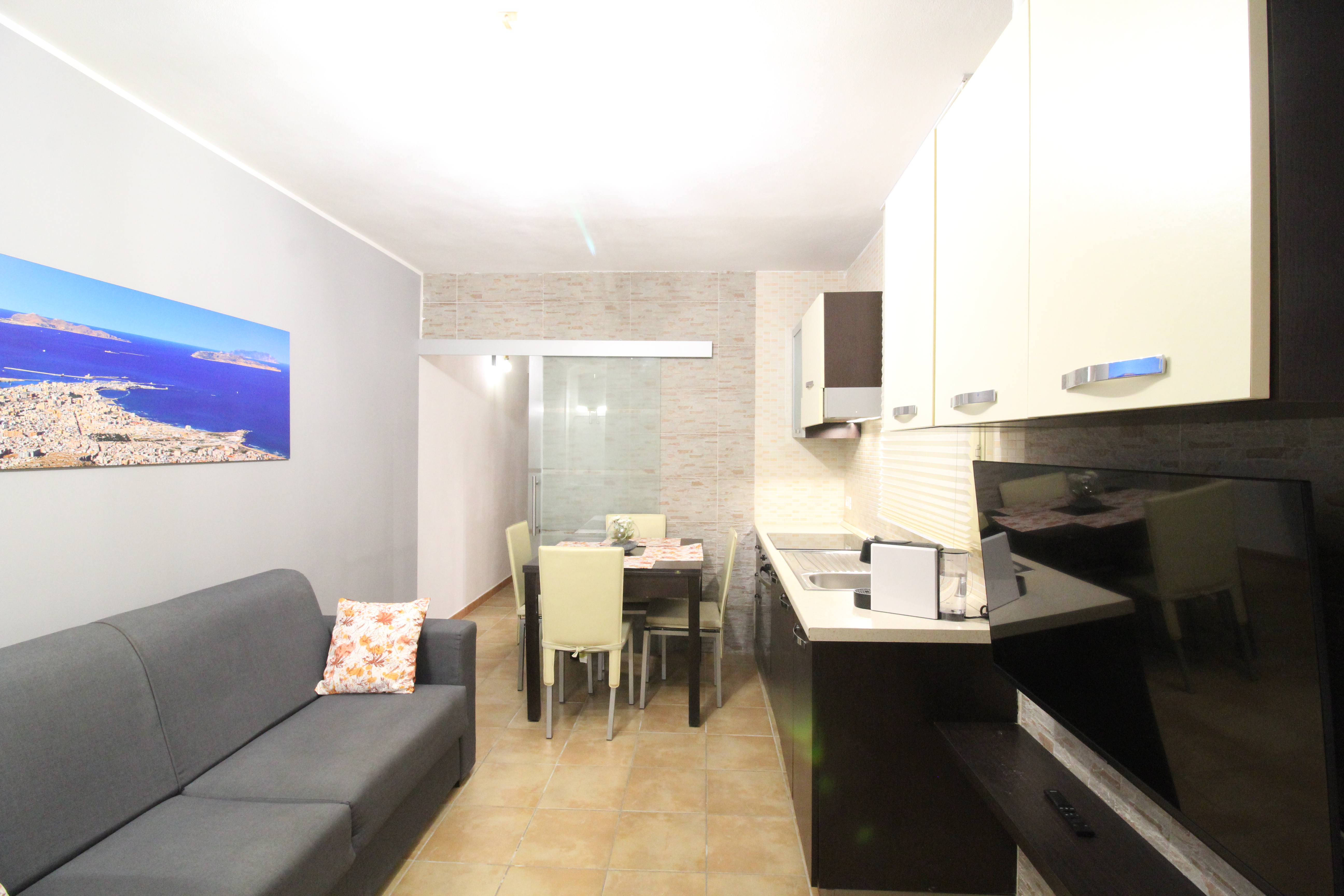 System.Collections.Generic.List`1[BluePillow.Application.SearchEngine.Dto.PhotoDto]?.ElementAt(3)?.Caption