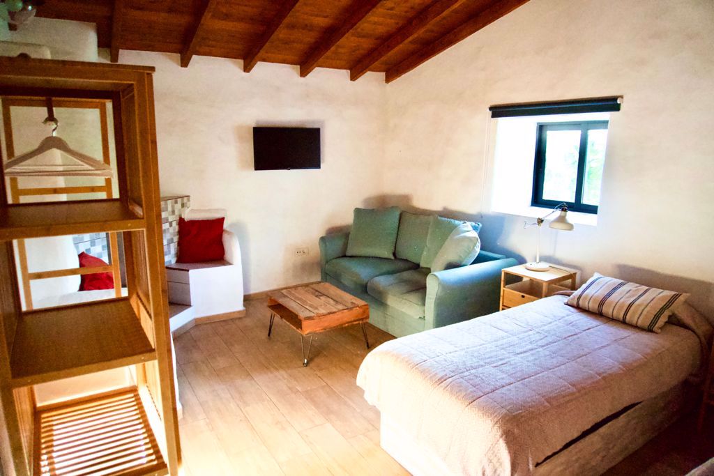 System.Collections.Generic.List`1[BluePillow.Application.SearchEngine.Dto.PhotoDto]?.ElementAt(3)?.Caption