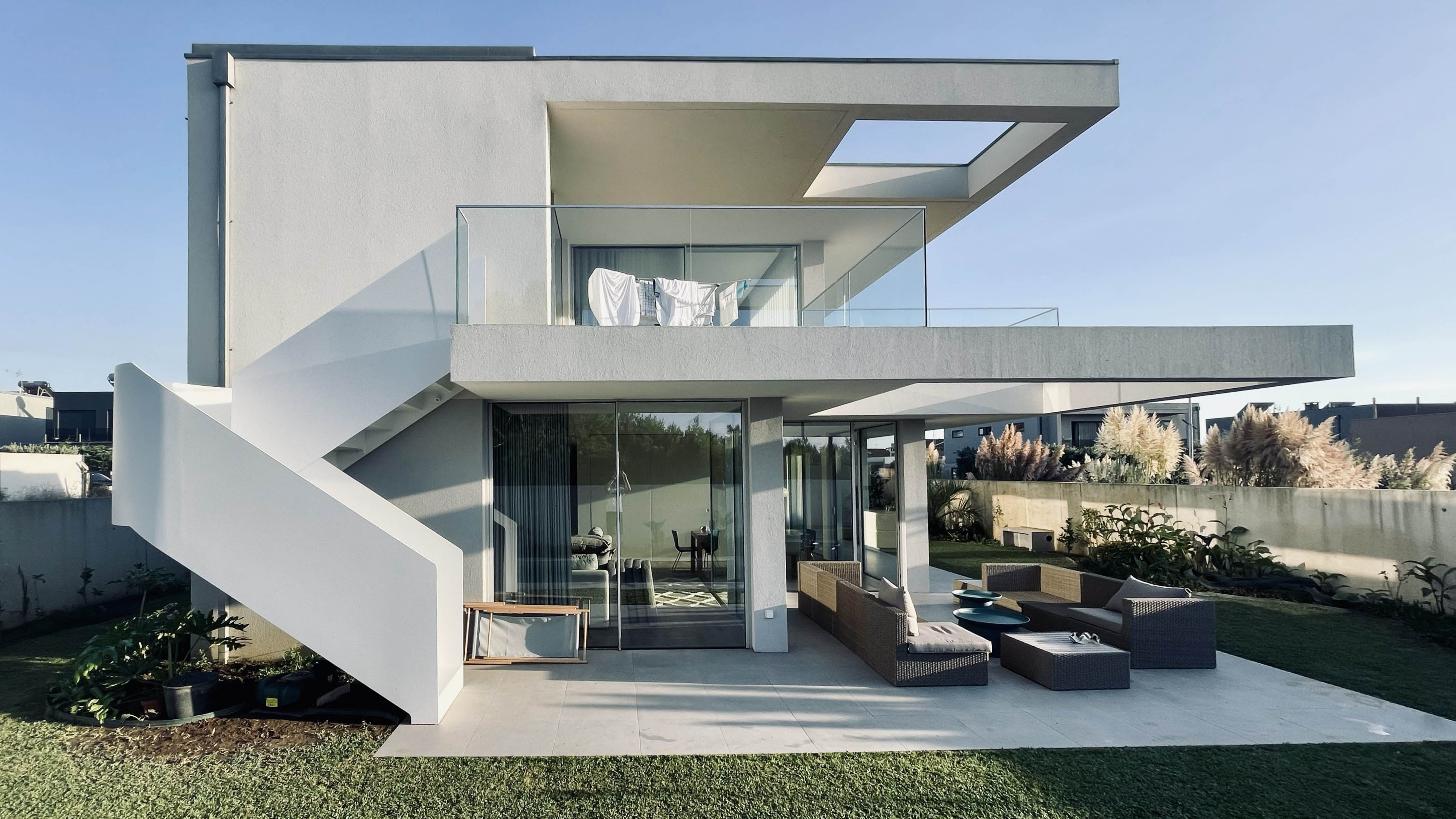 System.Collections.Generic.List`1[BluePillow.Application.SearchEngine.Dto.PhotoDto]?.ElementAt(2)?.Caption