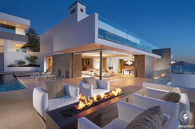 System.Collections.Generic.List`1[BluePillow.Application.SearchEngine.Dto.PhotoDto]?.ElementAt(0)?.Caption