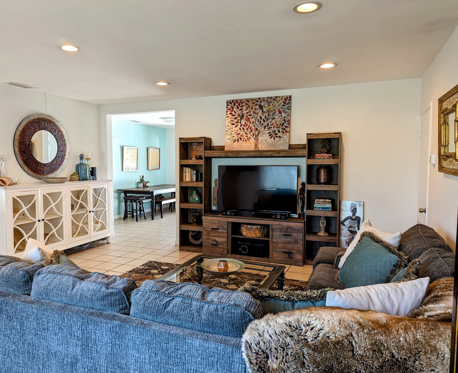 System.Collections.Generic.List`1[BluePillow.Application.SearchEngine.Dto.PhotoDto]?.ElementAt(0)?.Caption