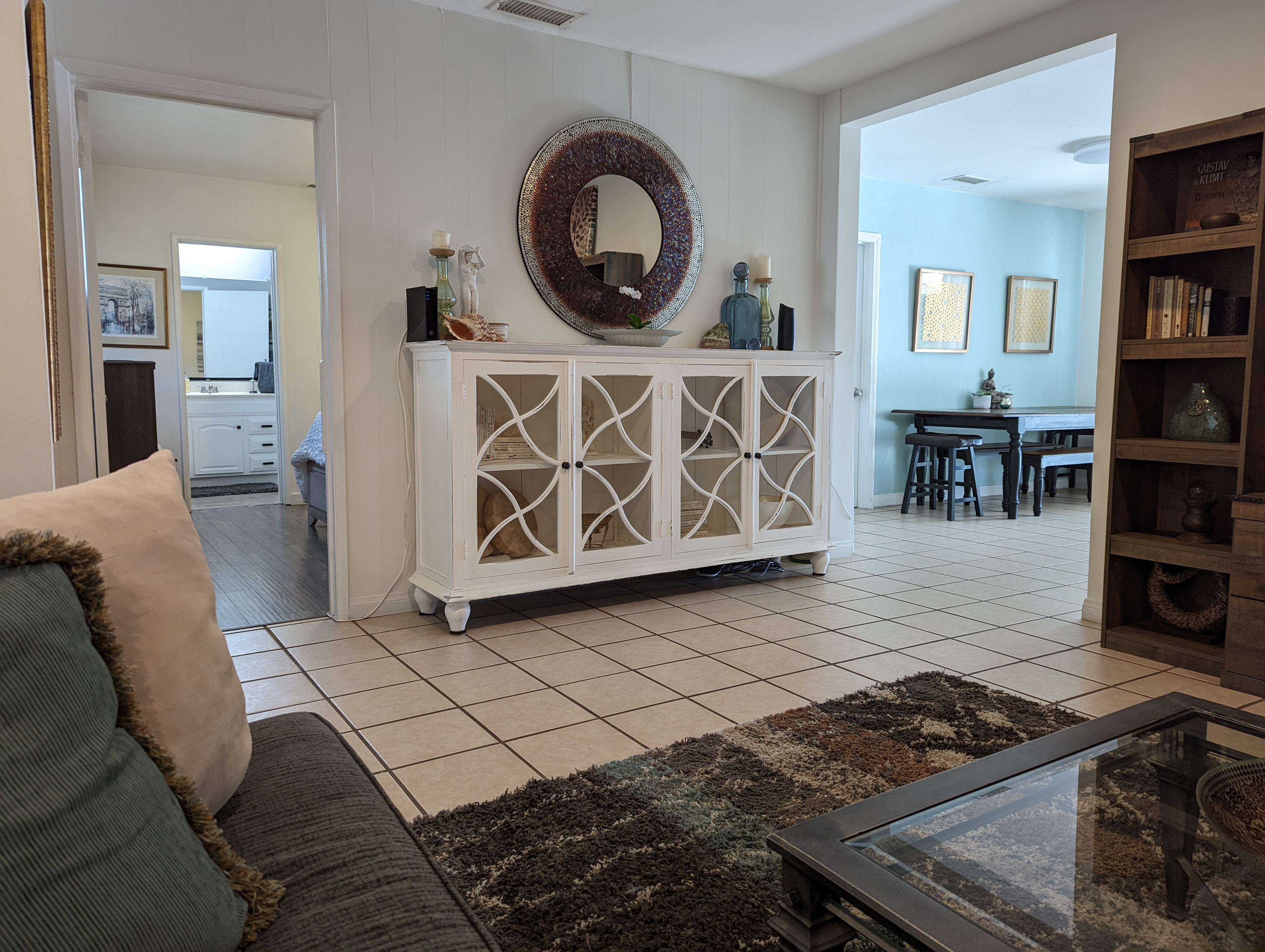 System.Collections.Generic.List`1[BluePillow.Application.SearchEngine.Dto.PhotoDto]?.ElementAt(2)?.Caption