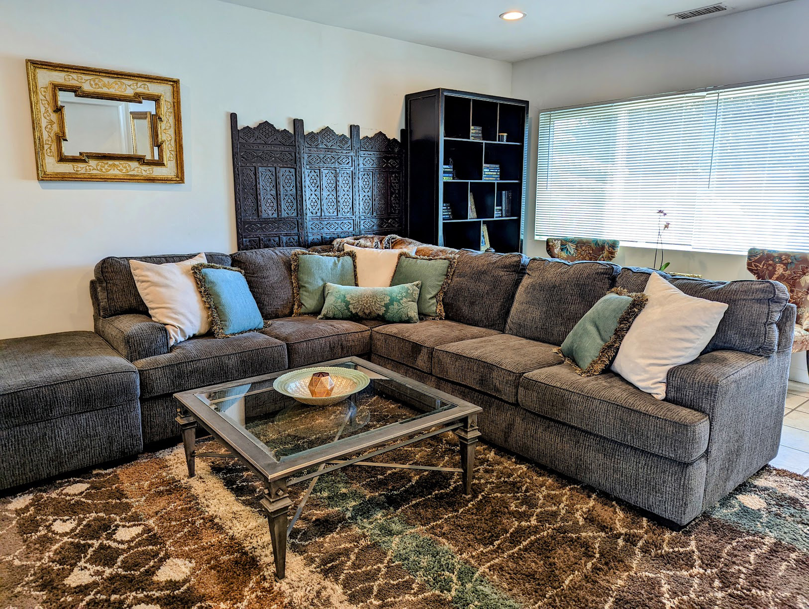 System.Collections.Generic.List`1[BluePillow.Application.SearchEngine.Dto.PhotoDto]?.ElementAt(1)?.Caption