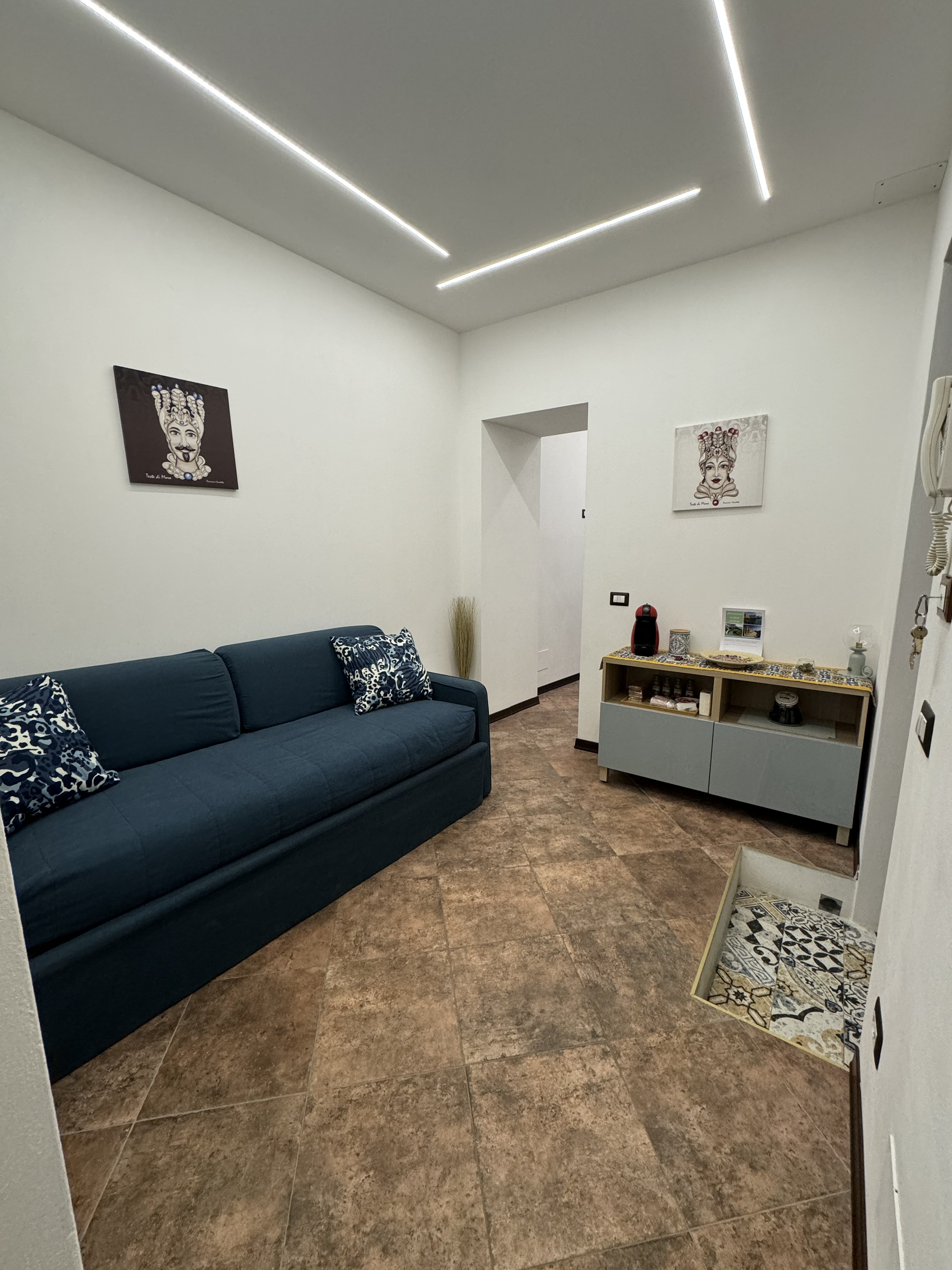 System.Collections.Generic.List`1[BluePillow.Application.SearchEngine.Dto.PhotoDto]?.ElementAt(0)?.Caption