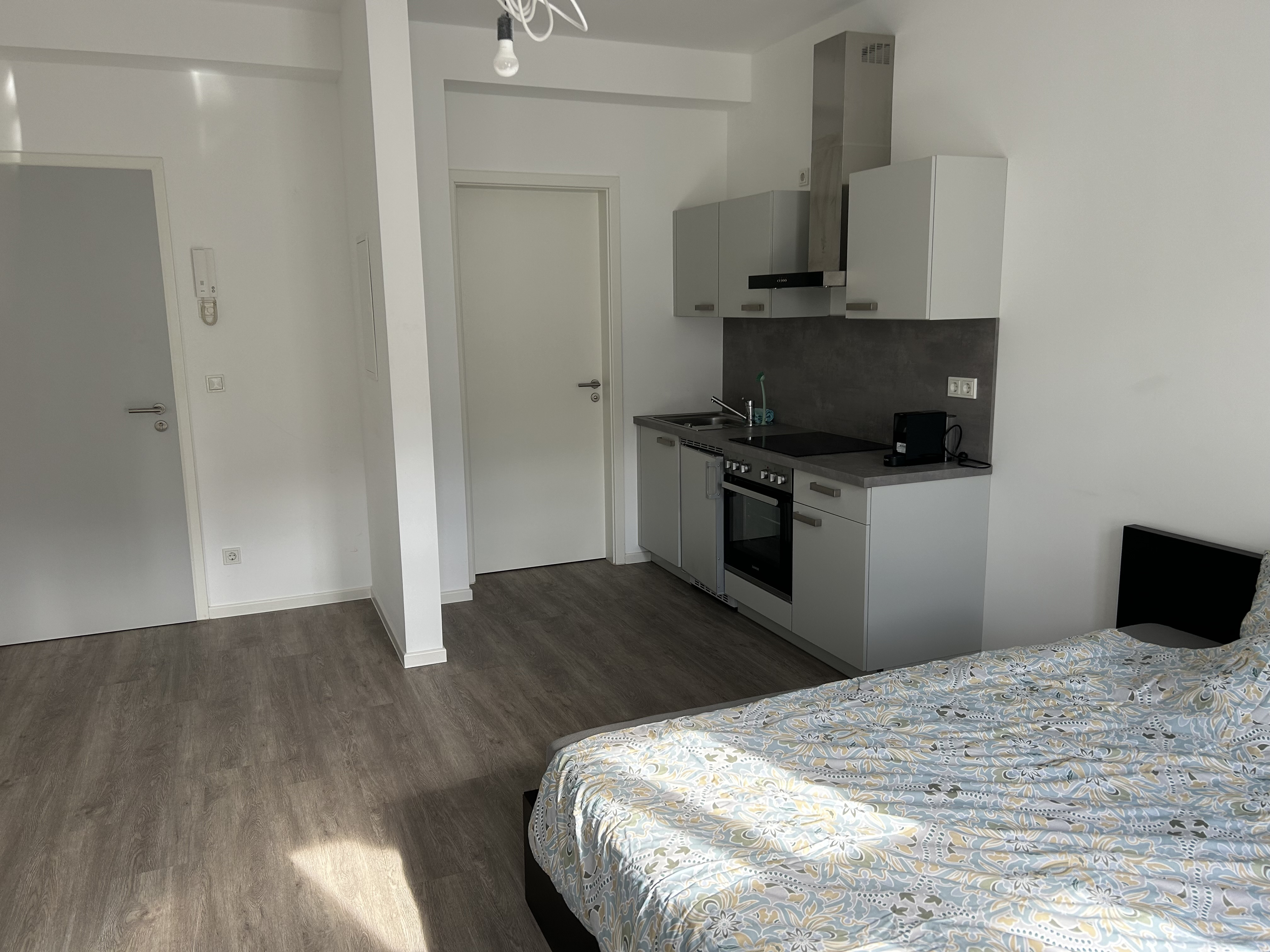 System.Collections.Generic.List`1[BluePillow.Application.SearchEngine.Dto.PhotoDto]?.ElementAt(3)?.Caption