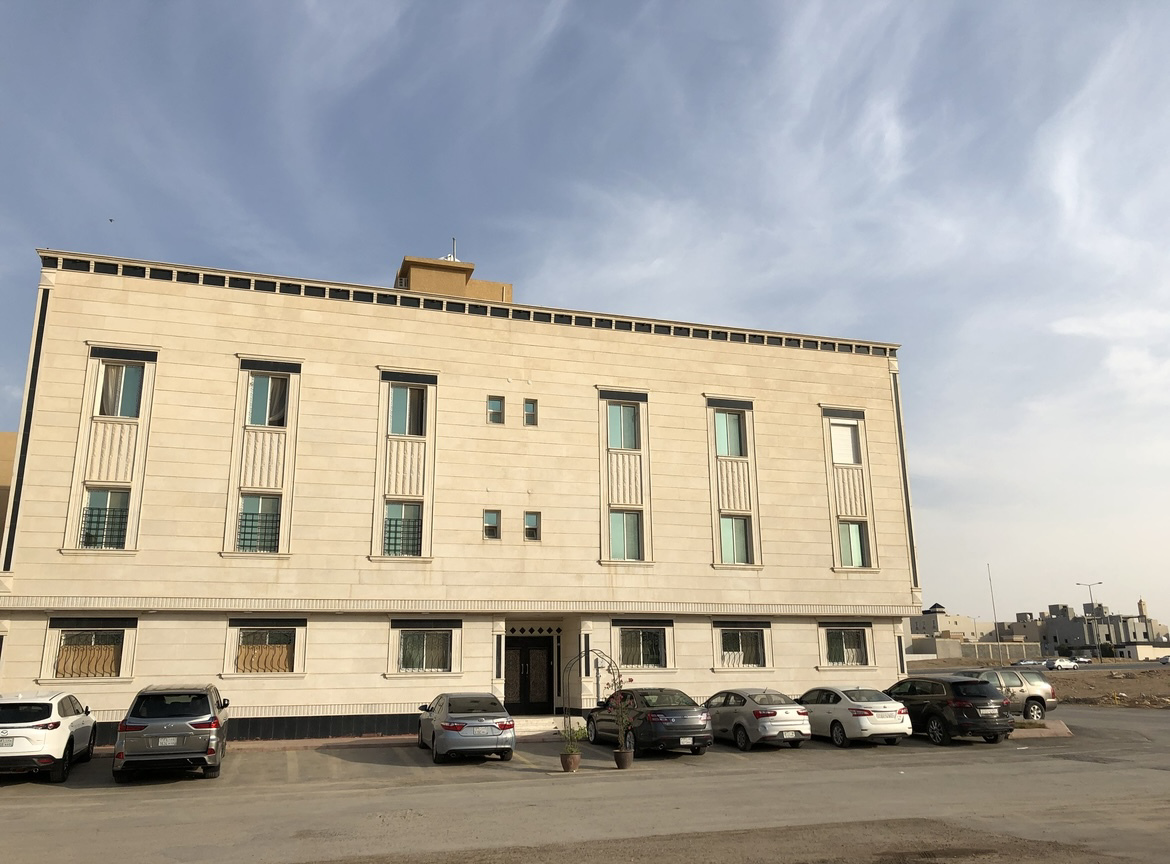 System.Collections.Generic.List`1[BluePillow.Application.SearchEngine.Dto.PhotoDto]?.ElementAt(0)?.Caption