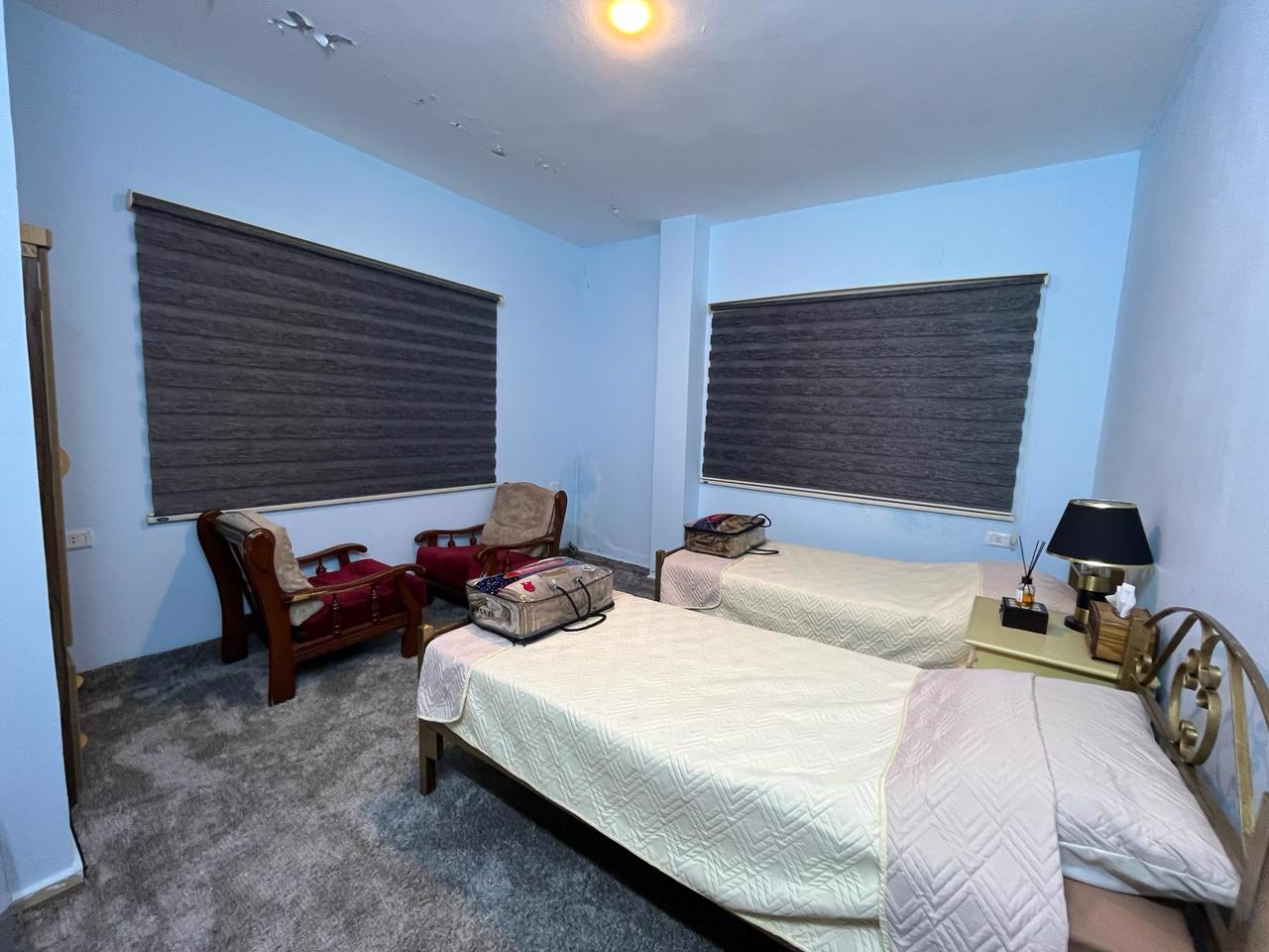 System.Collections.Generic.List`1[BluePillow.Application.SearchEngine.Dto.PhotoDto]?.ElementAt(1)?.Caption