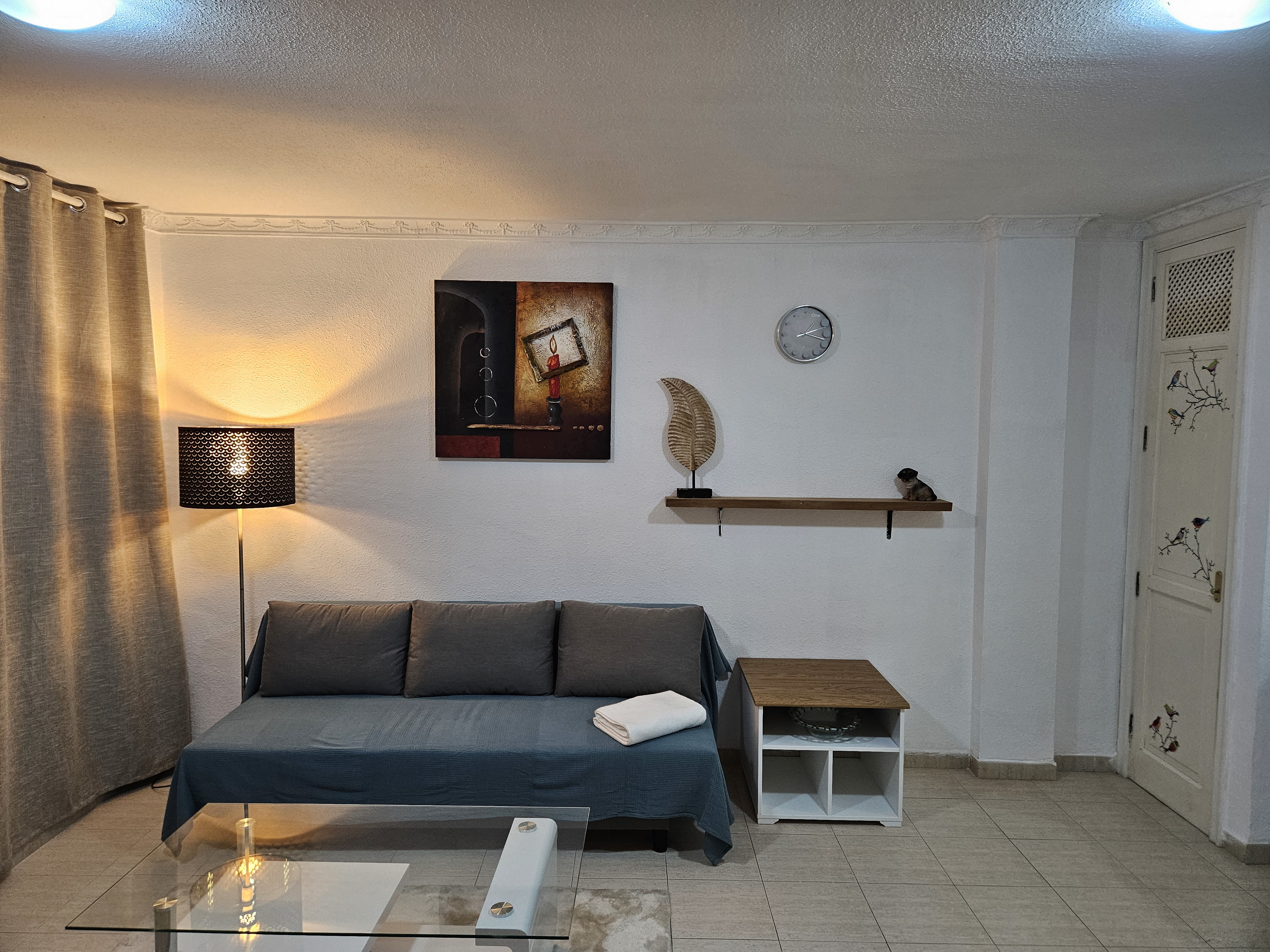 System.Collections.Generic.List`1[BluePillow.Application.SearchEngine.Dto.PhotoDto]?.ElementAt(1)?.Caption